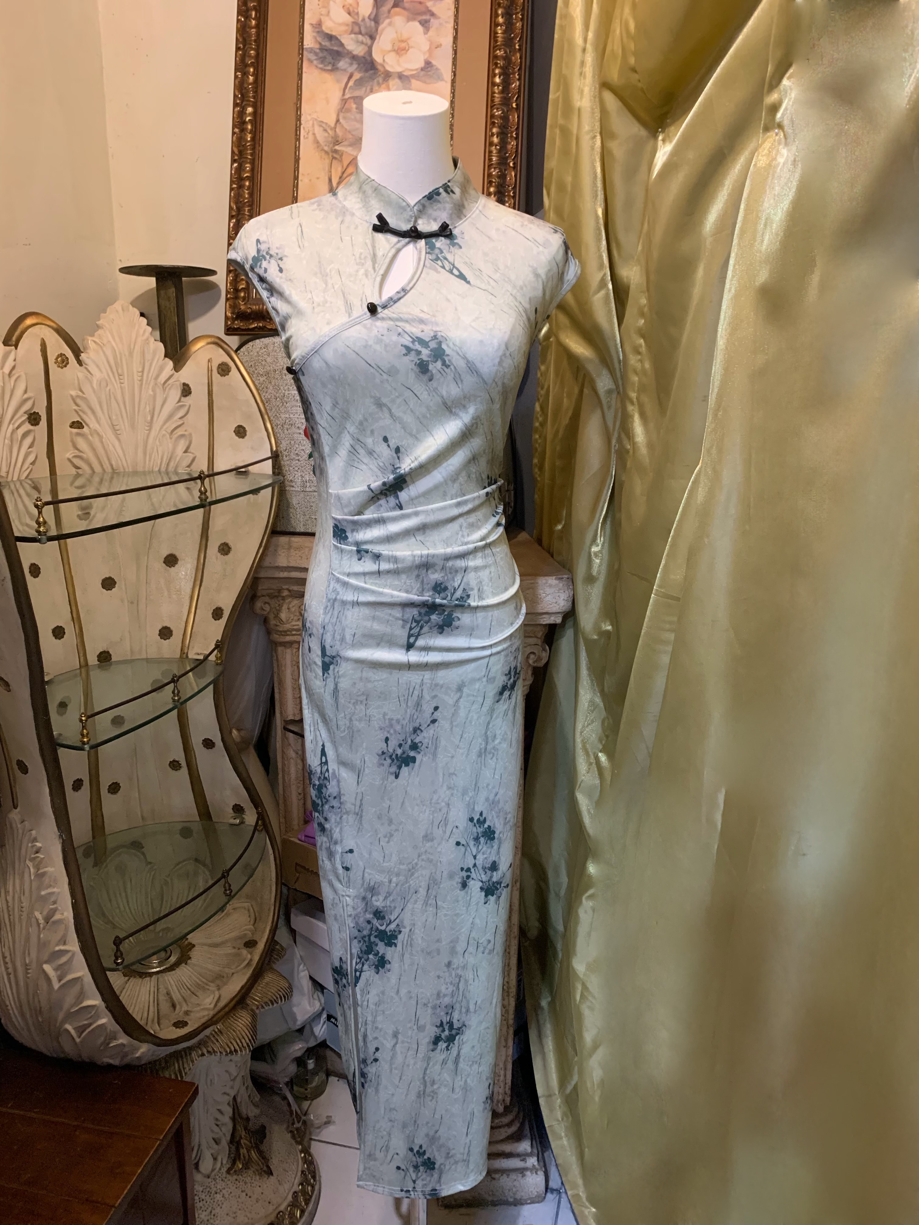 水墨彈力腰間抓皺前開衩旗袍