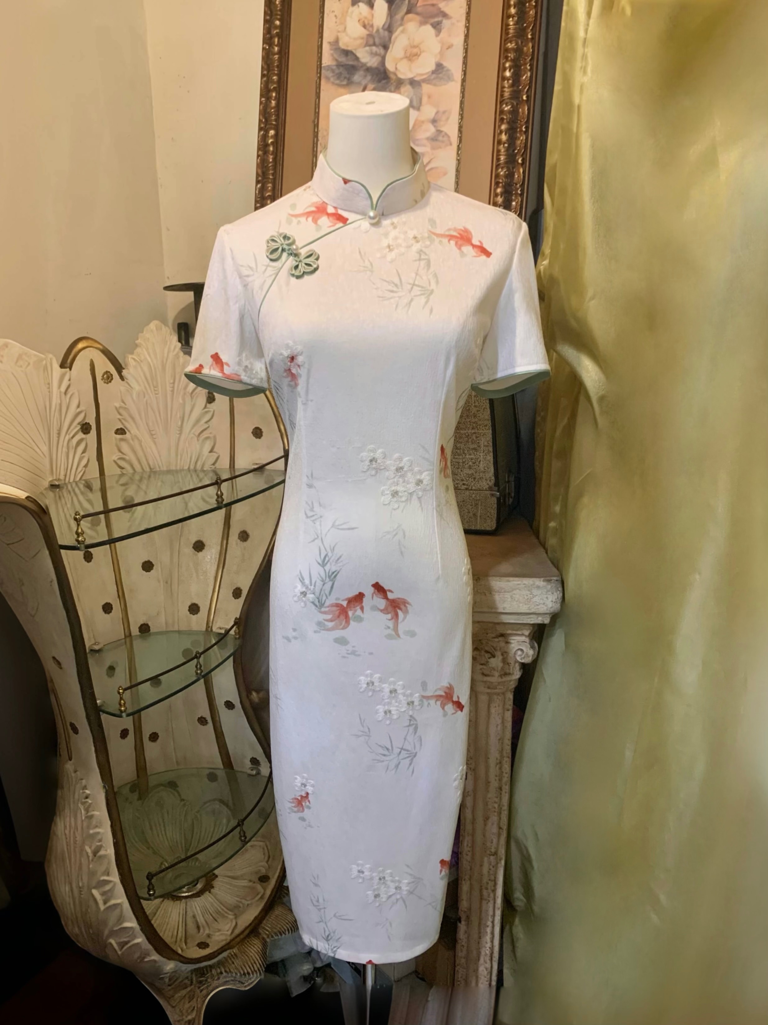 重磅彈力暗紋刺繡小花金魚旗袍