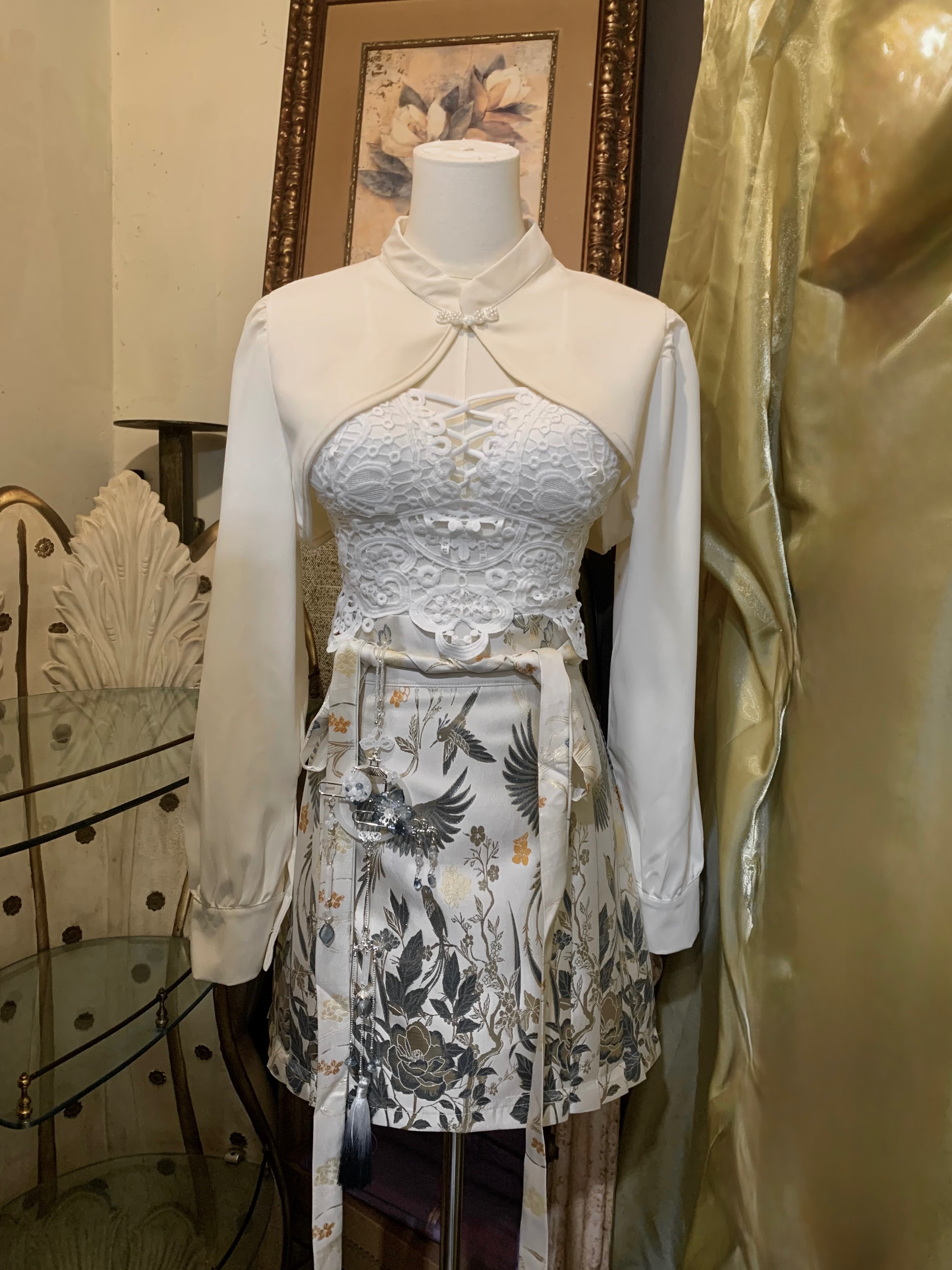 米色滿織金短馬面裙套裝