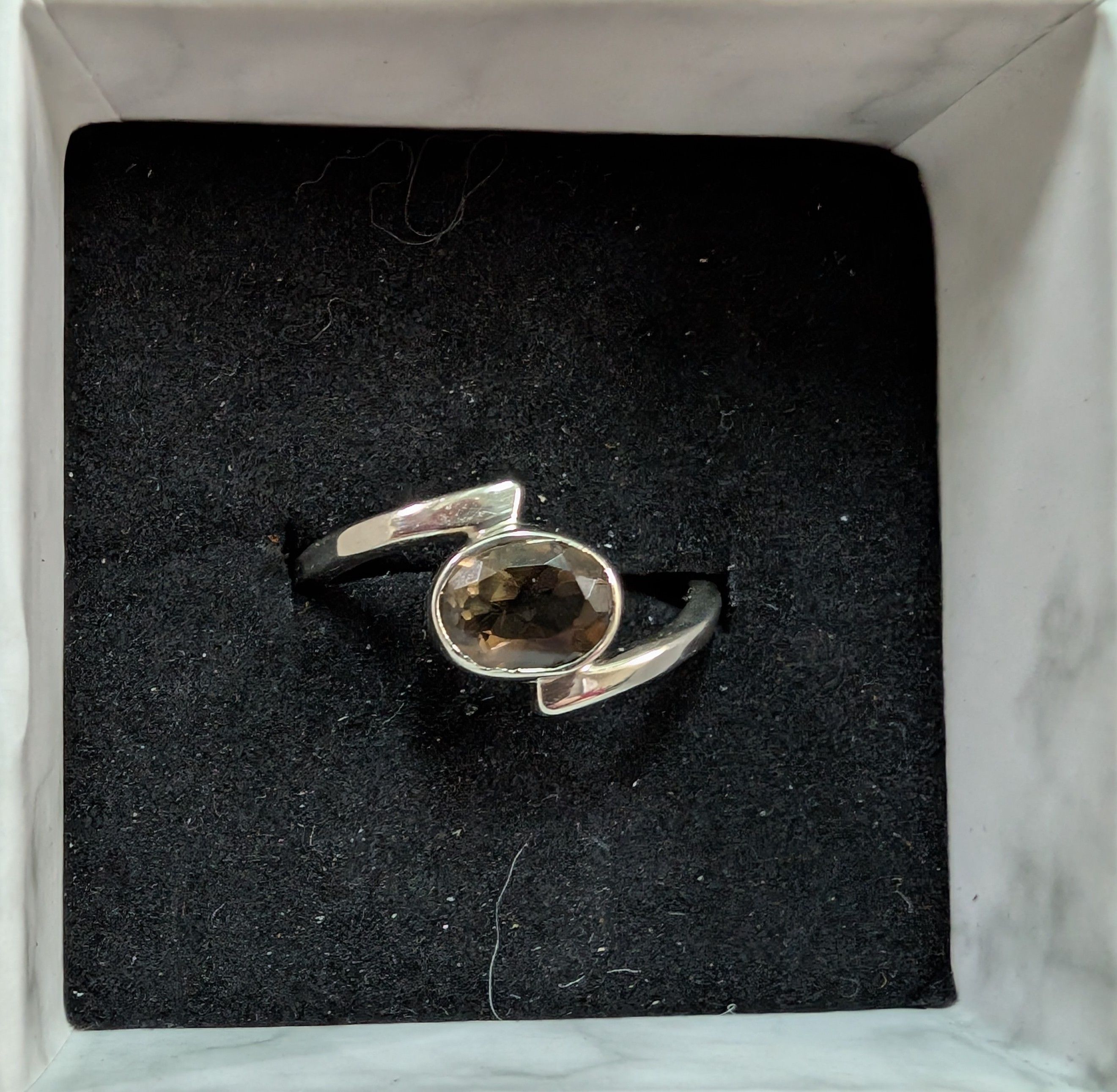 經典銀質單鑽寶石戒指 ~ Classic Silver Solitaire Ring with Gemstone