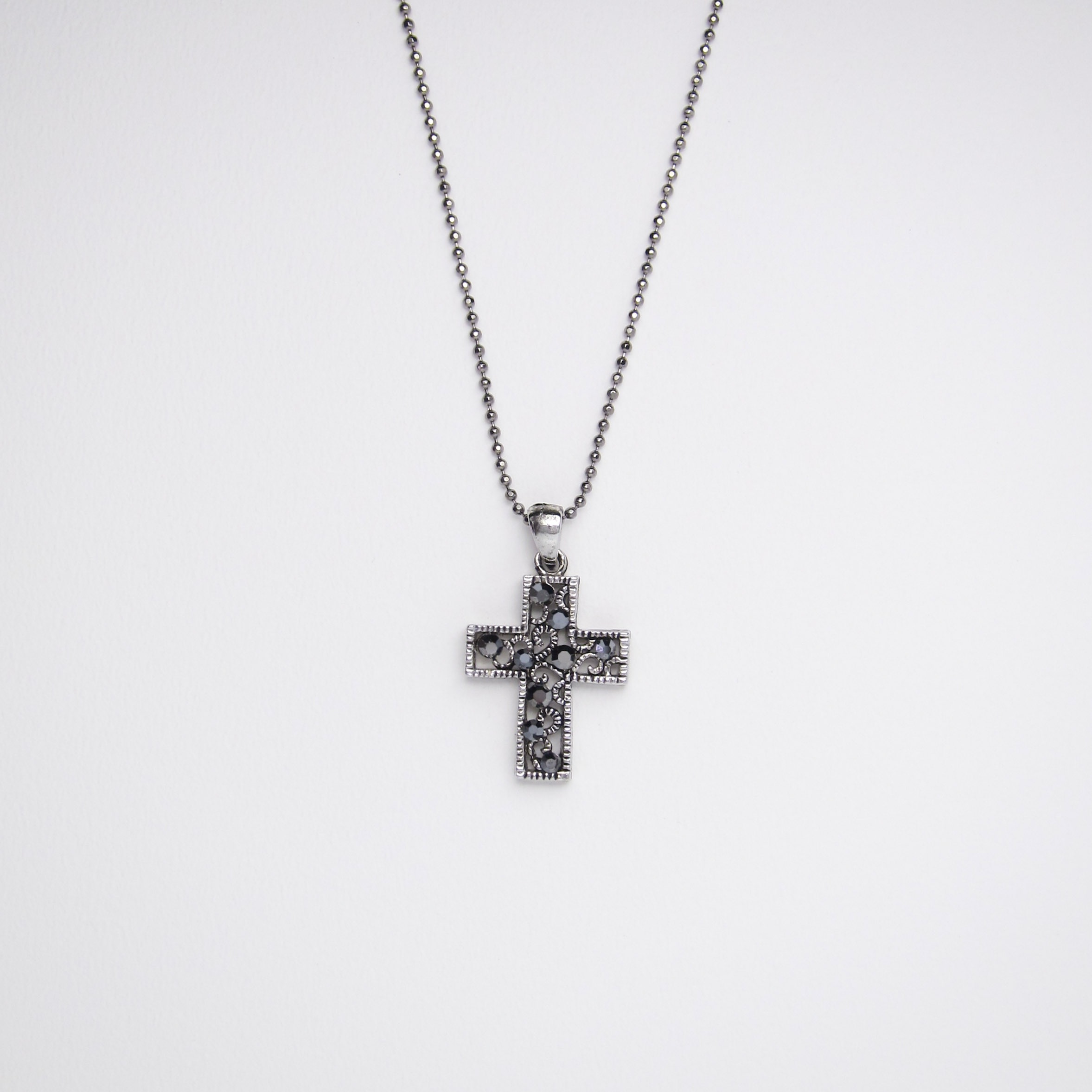 light｜藤蔓鑲石十字架項鍊