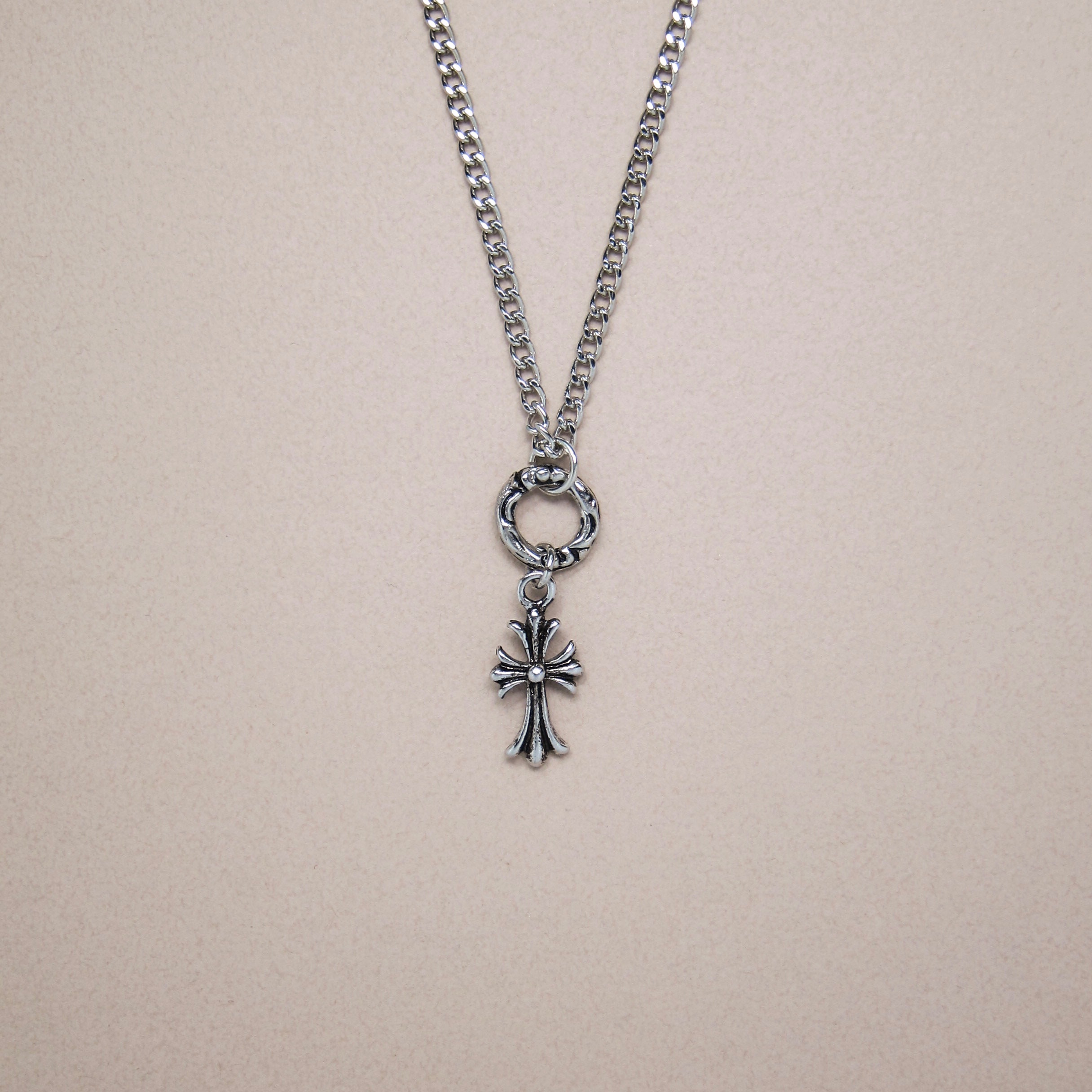 grace｜紋飾環結十字架項鍊