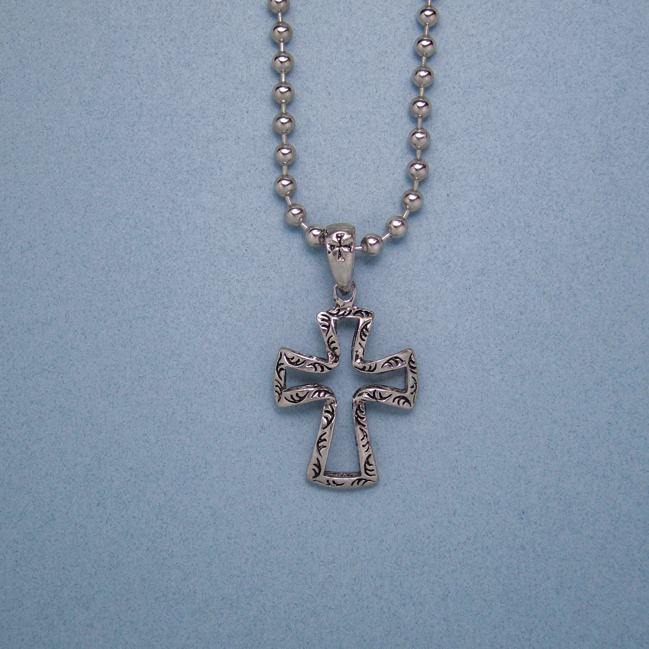 path｜刻紋鏤空十字架項鍊