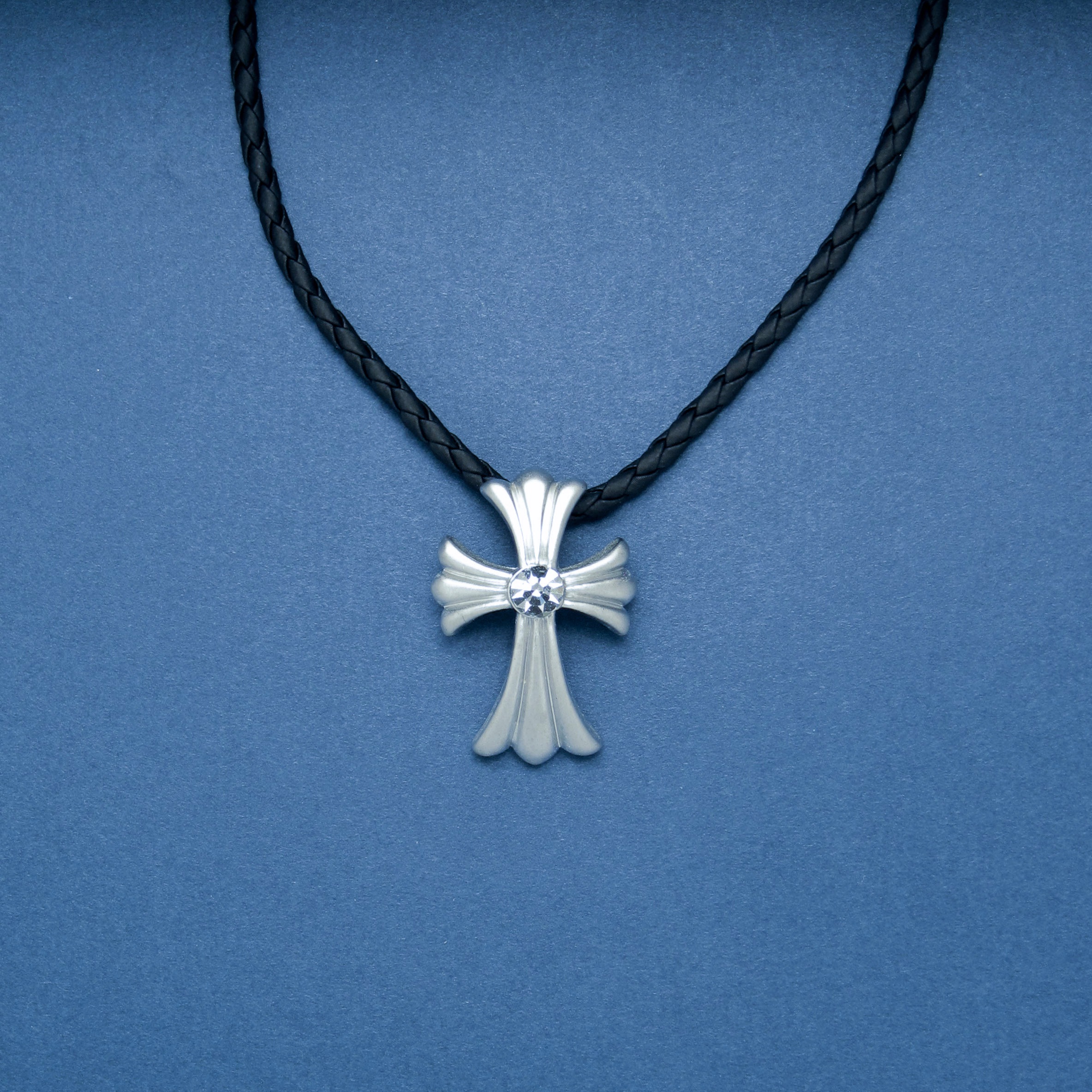 roots｜亞光銀十字架繩練