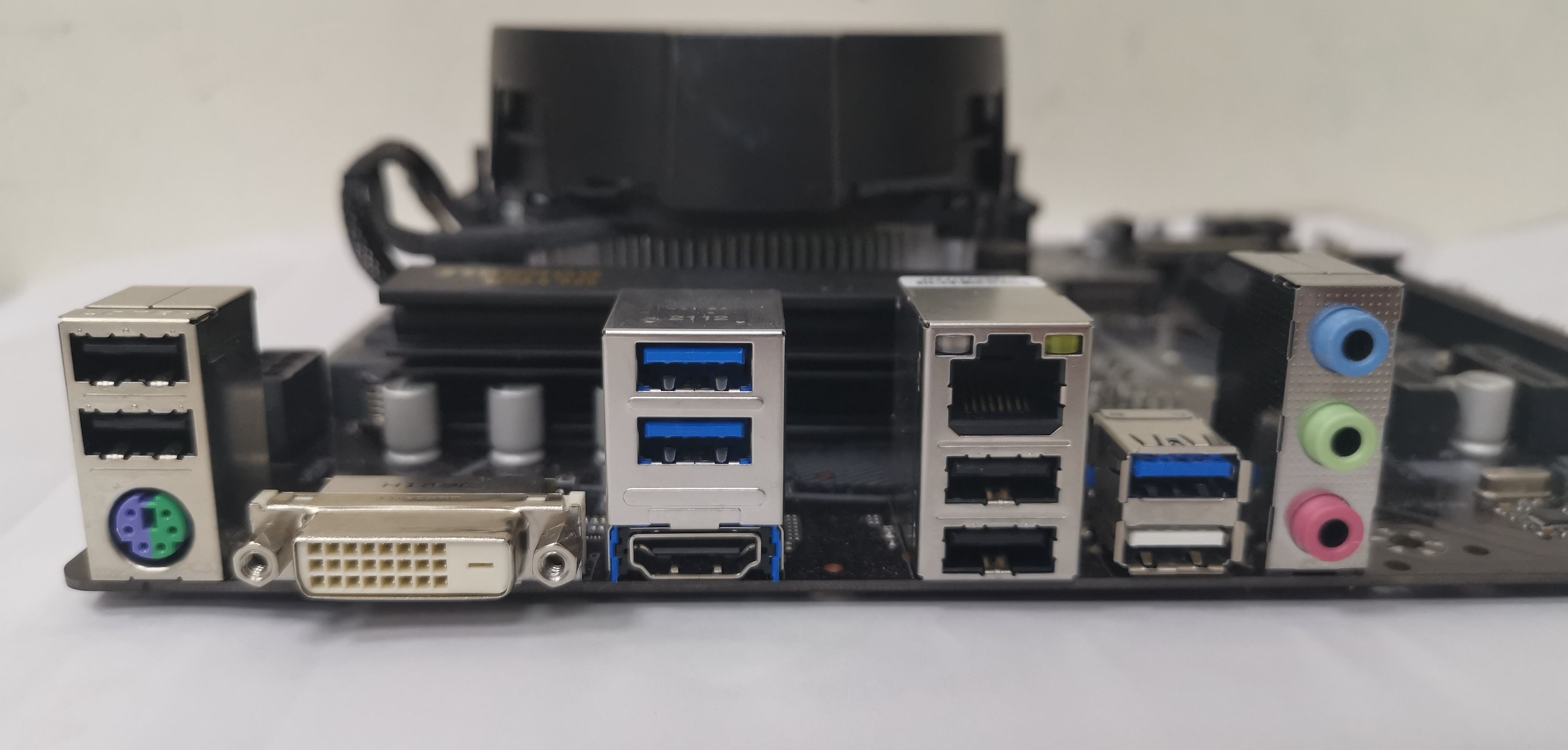 AMD Ryzen 5 3500X + 技嘉B550M DS3H +科賦KLEVV DDR4-2666 8G*2