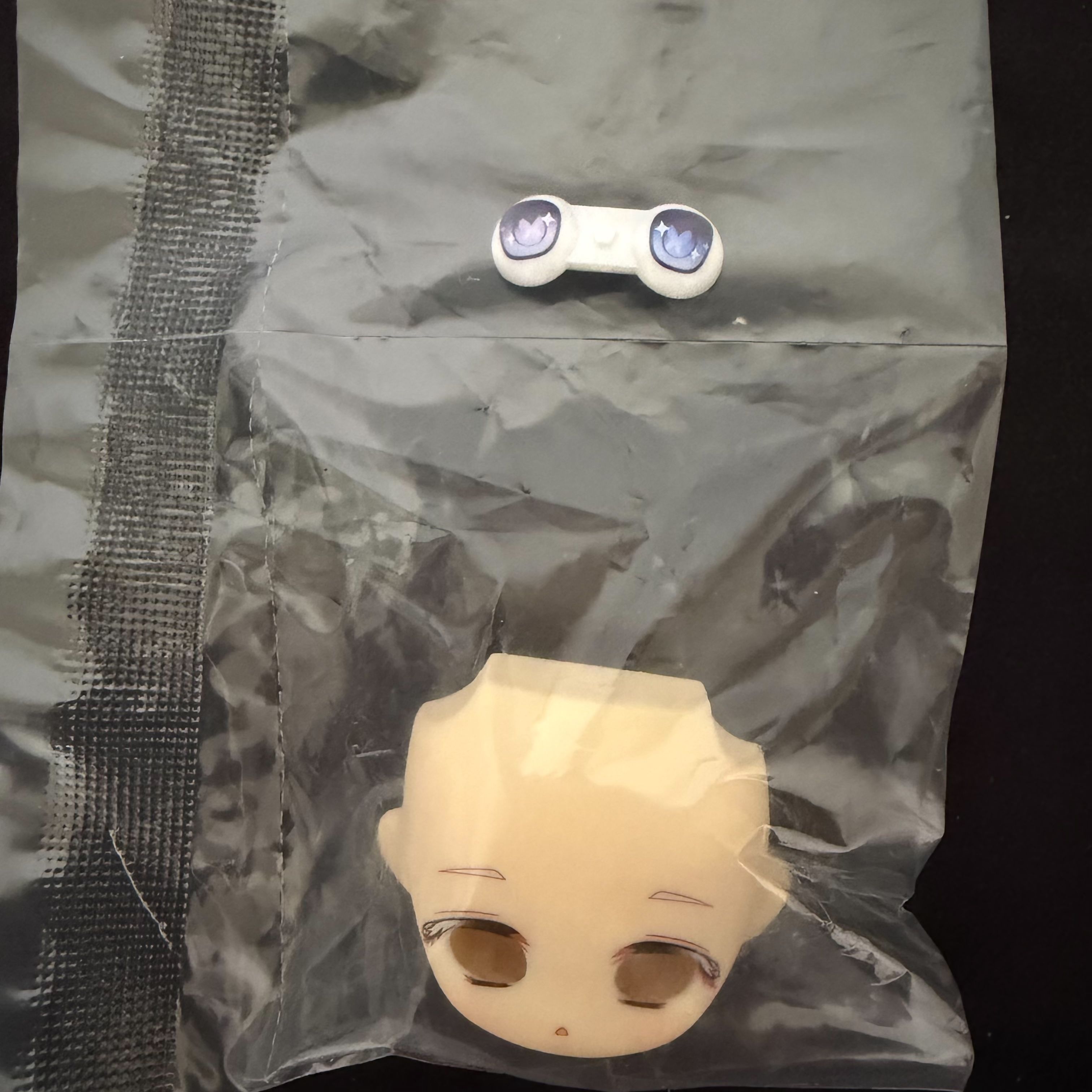 燭火帶妝開眼臉