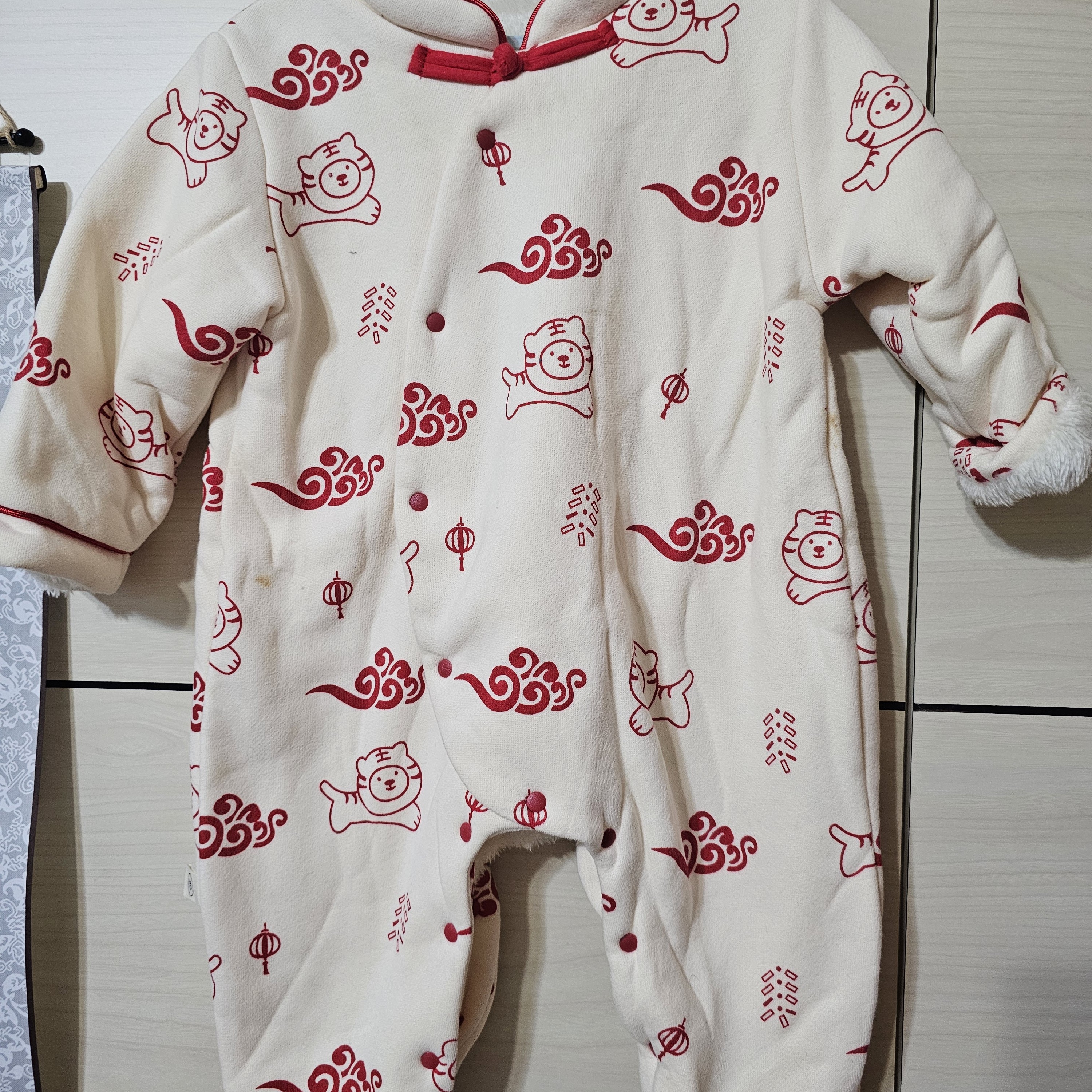 二手.祥瑞小老虎年獸.內裡鋪毛超柔軟.寶寶新年戰袍