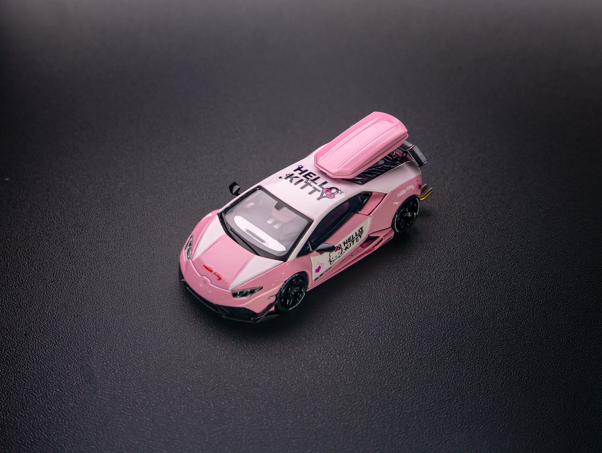 TPC 1:64 LP610 爆改小牛合金模型 「Hello Kitty」特別版