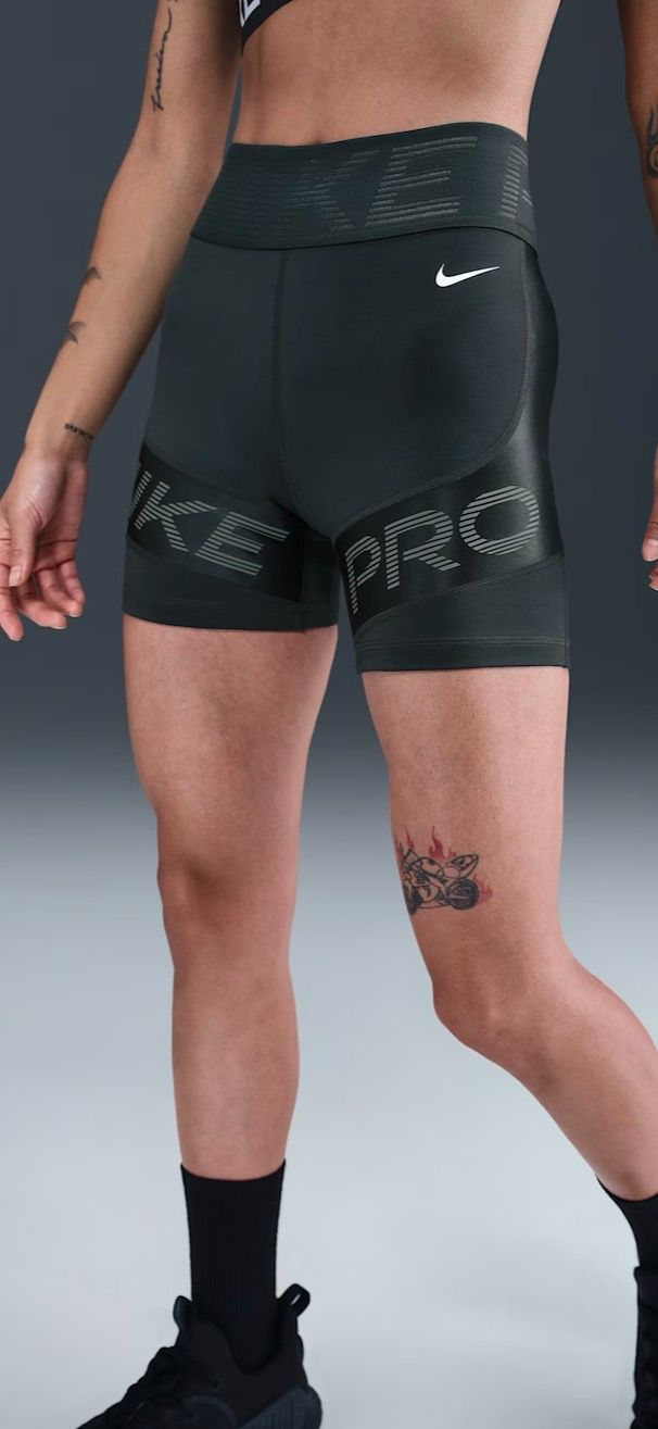 Nike Pro Sculpt