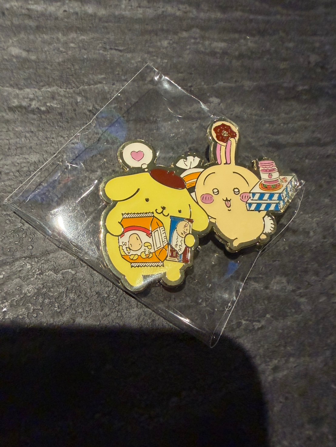 吉伊卡哇x三麗鷗 拆盒金屬徽章（華山購入）