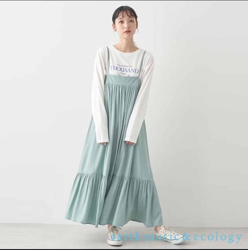 【二手｜日牌 earth music ＆ ecology】微光澤分層式剪裁平口吊帶洋裝