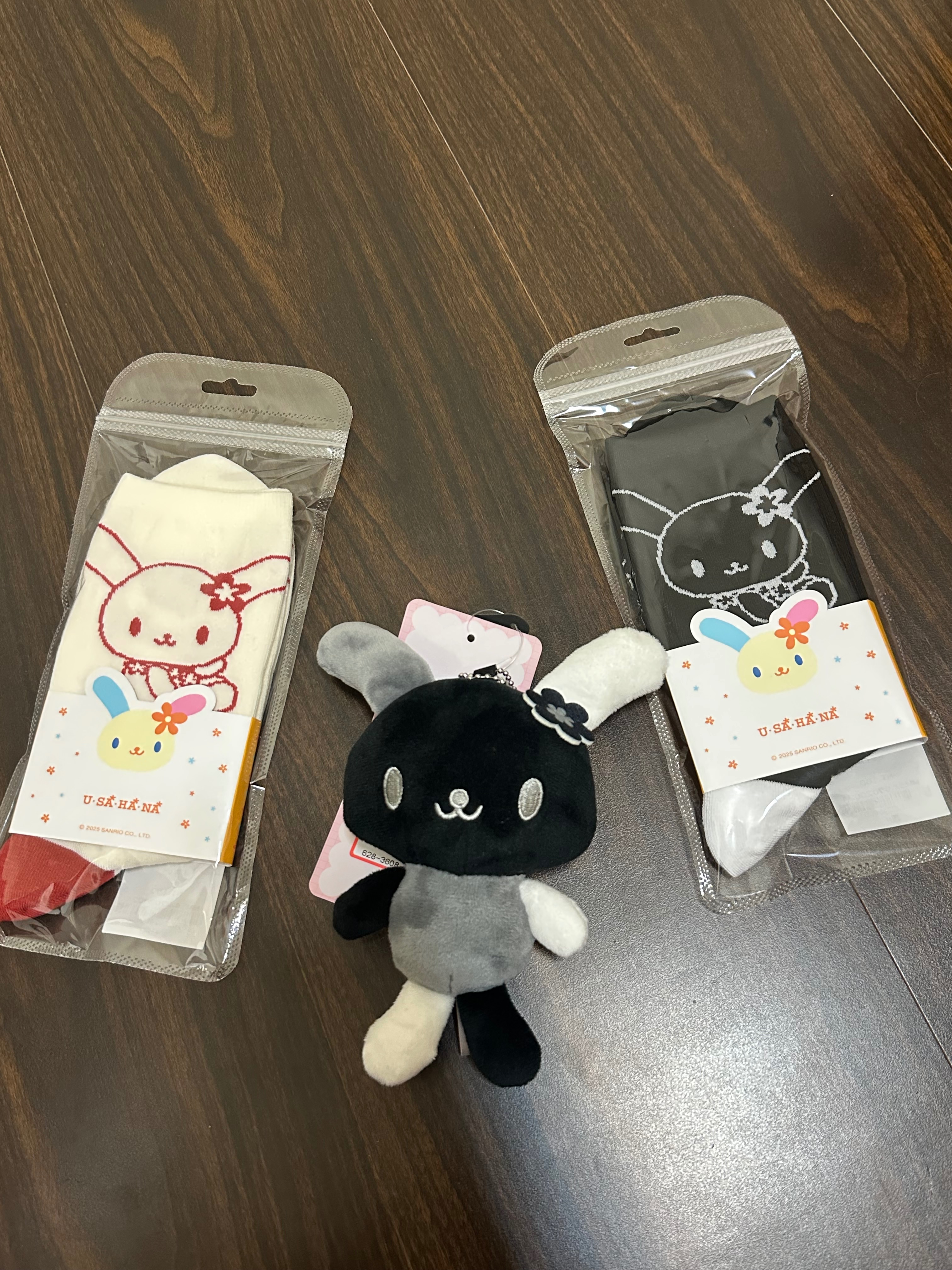 釋出！黑白花小兔套組～（襪子可換色）