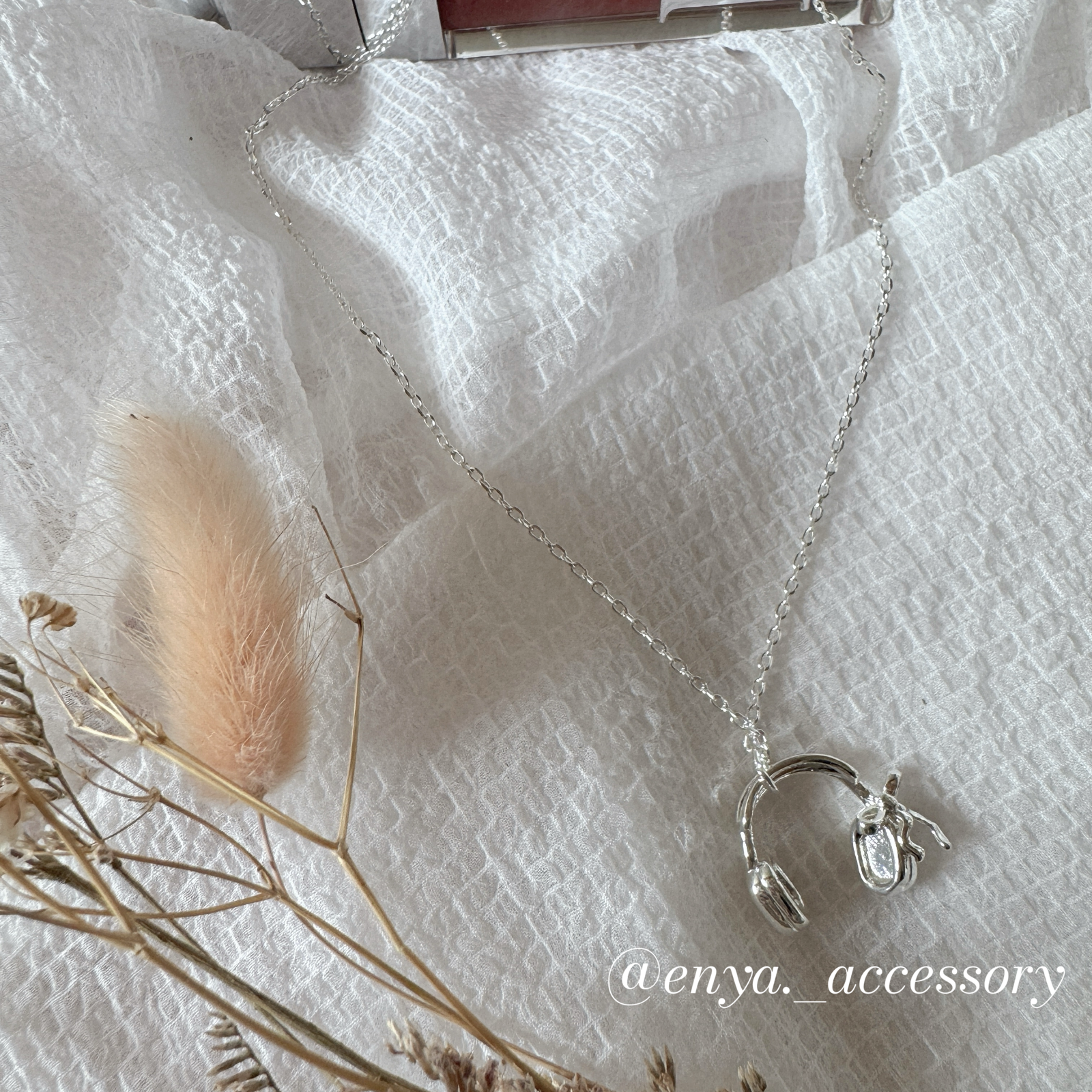 蝴蝶結耳機項鍊