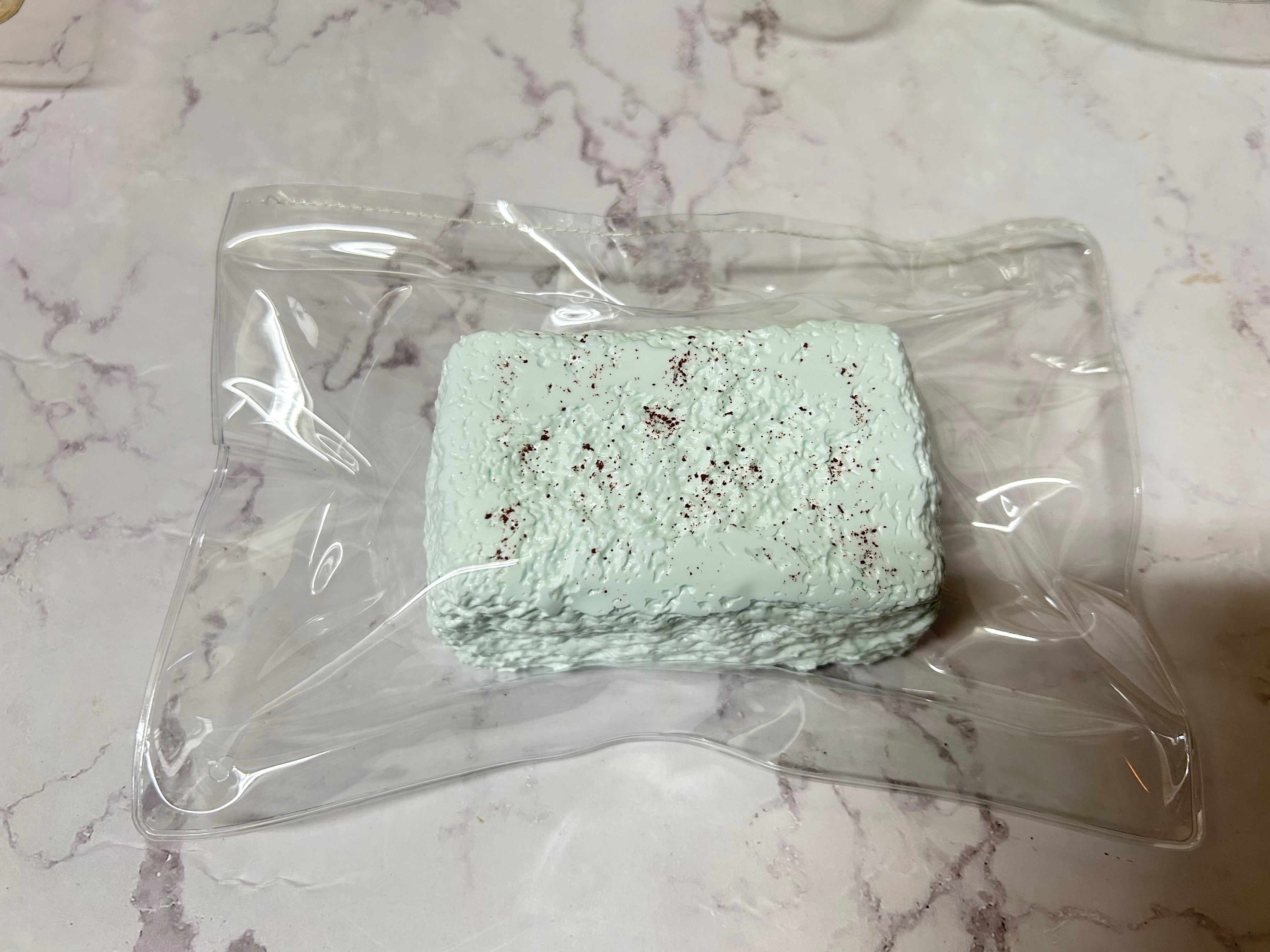 有捏過手感，無大力把玩過（都是原袋）