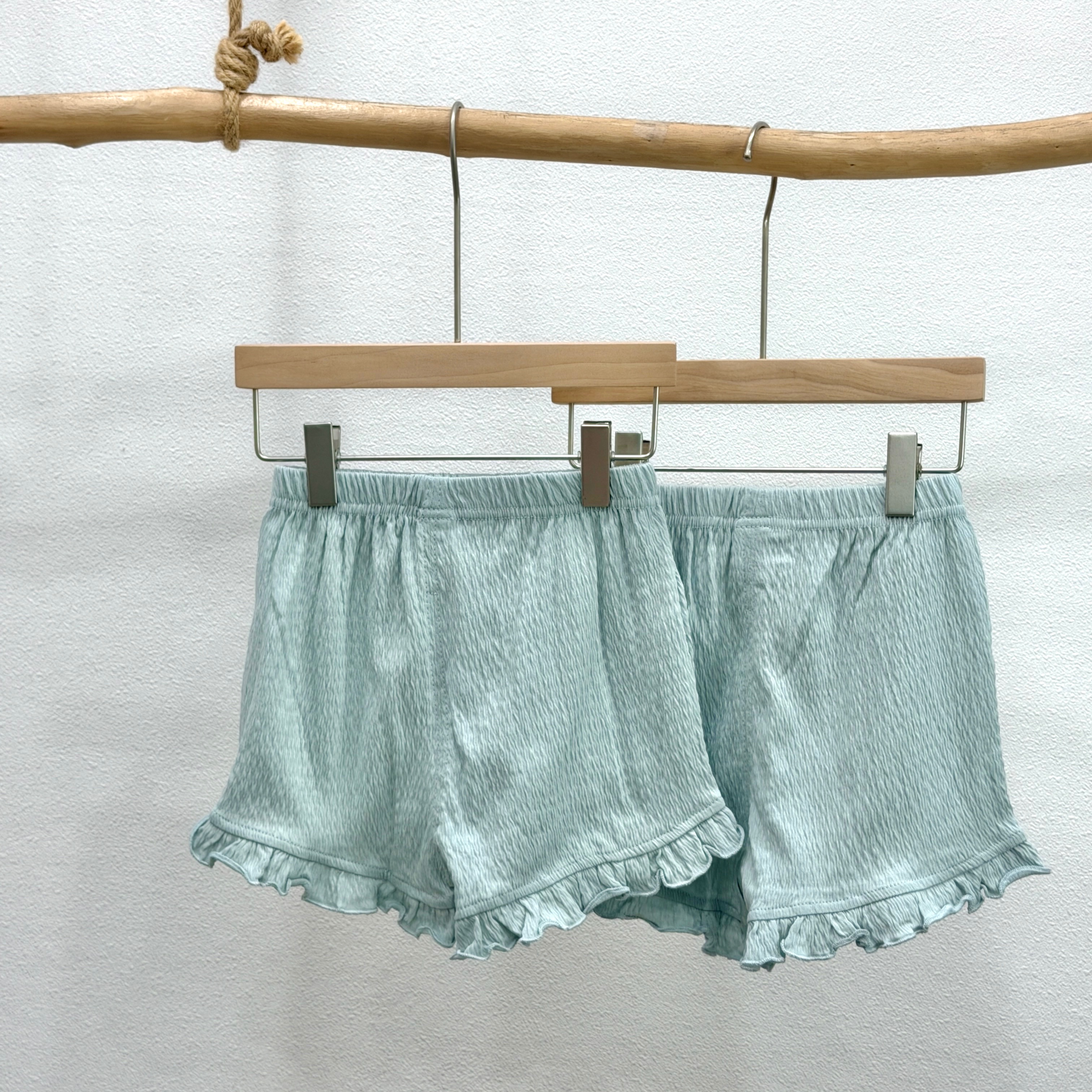 天空藍捲邊短褲