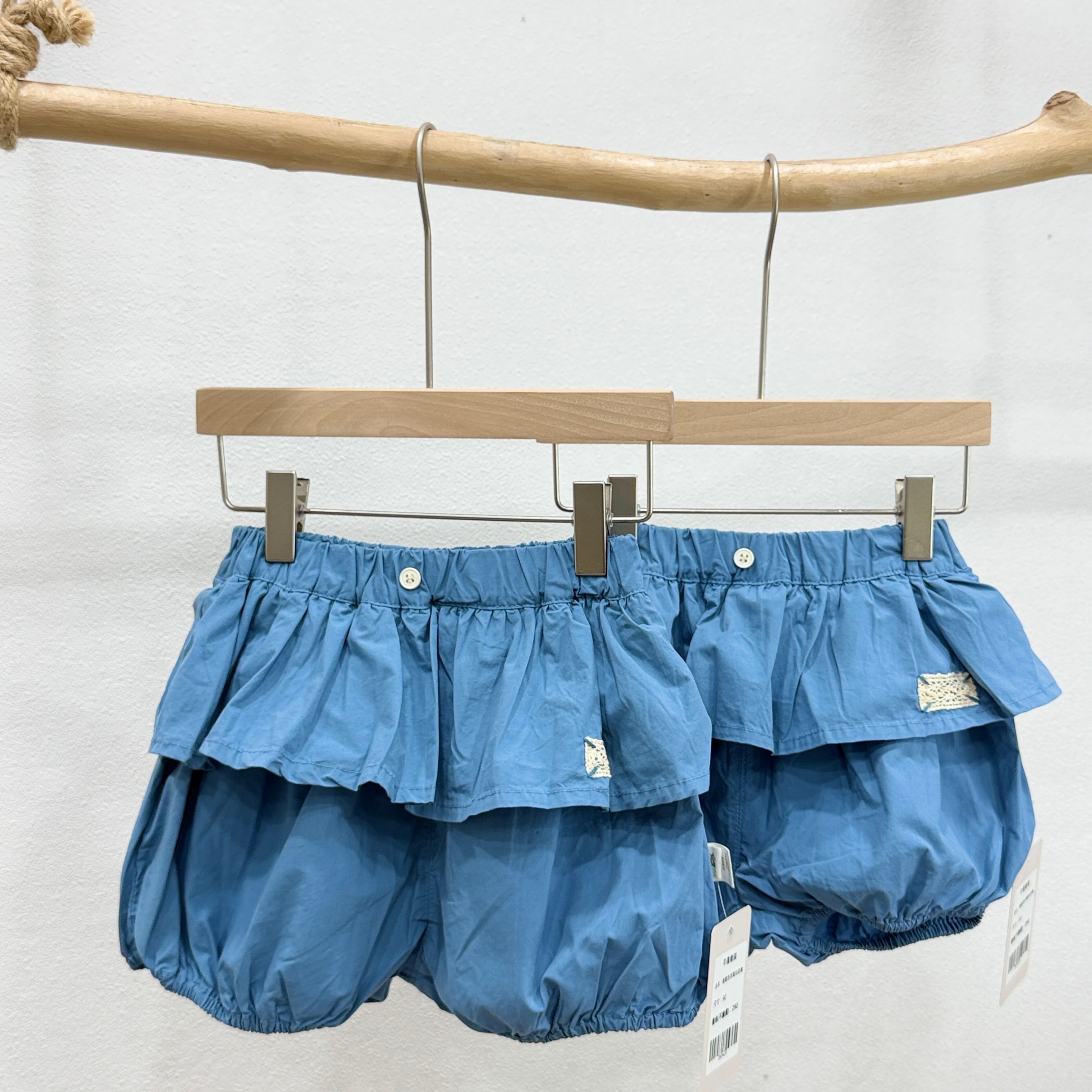 霧藍色荷葉包屁褲