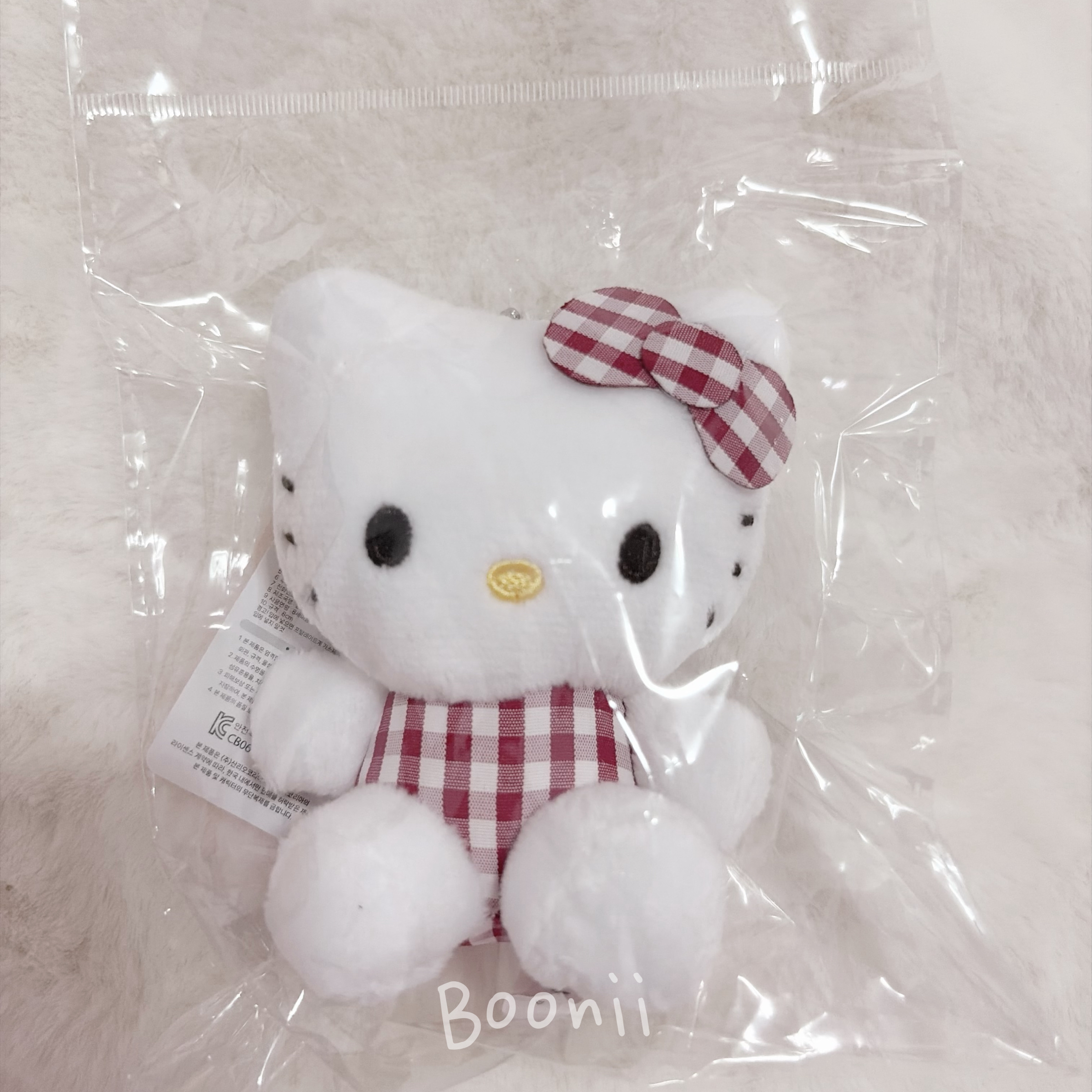下巴微微凹凹的kitty（單筆訂單未滿$1400勿下🙇🏻‍♀️）