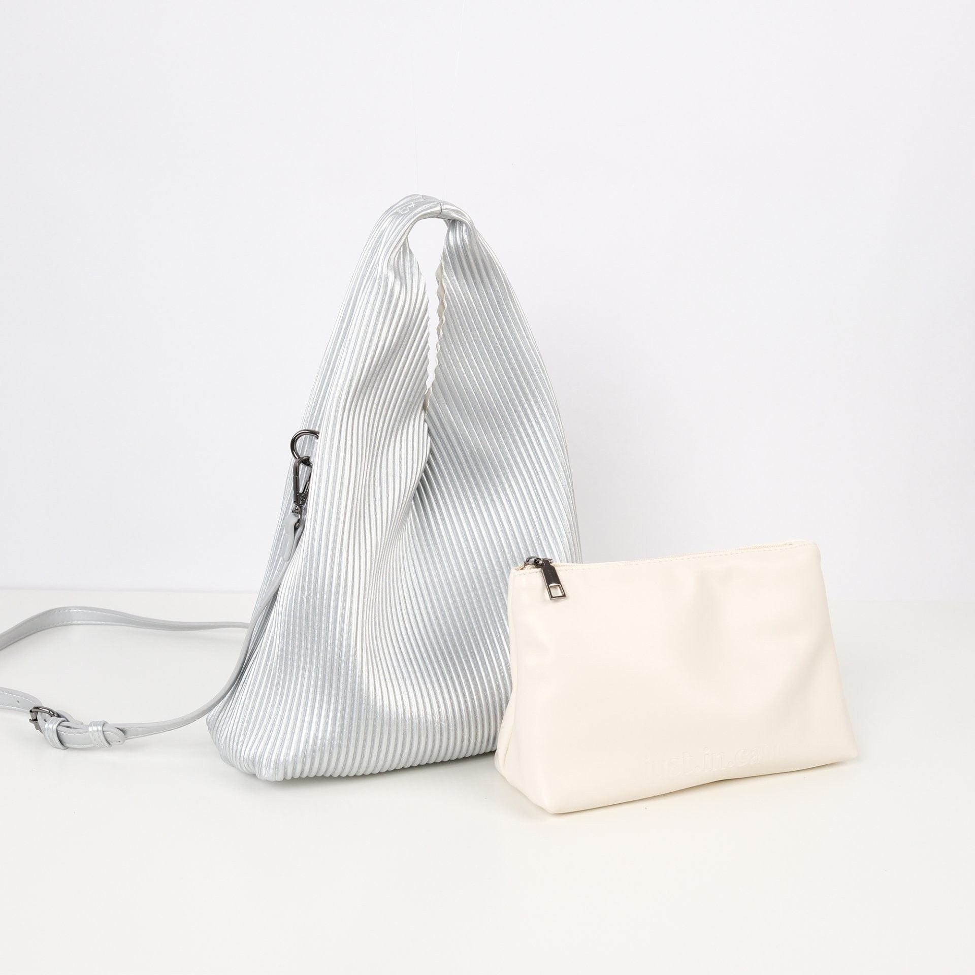 【預購】Justincase ELYN（勿直接下單 請先私訊IG詢問⮕@_w.e_shop）