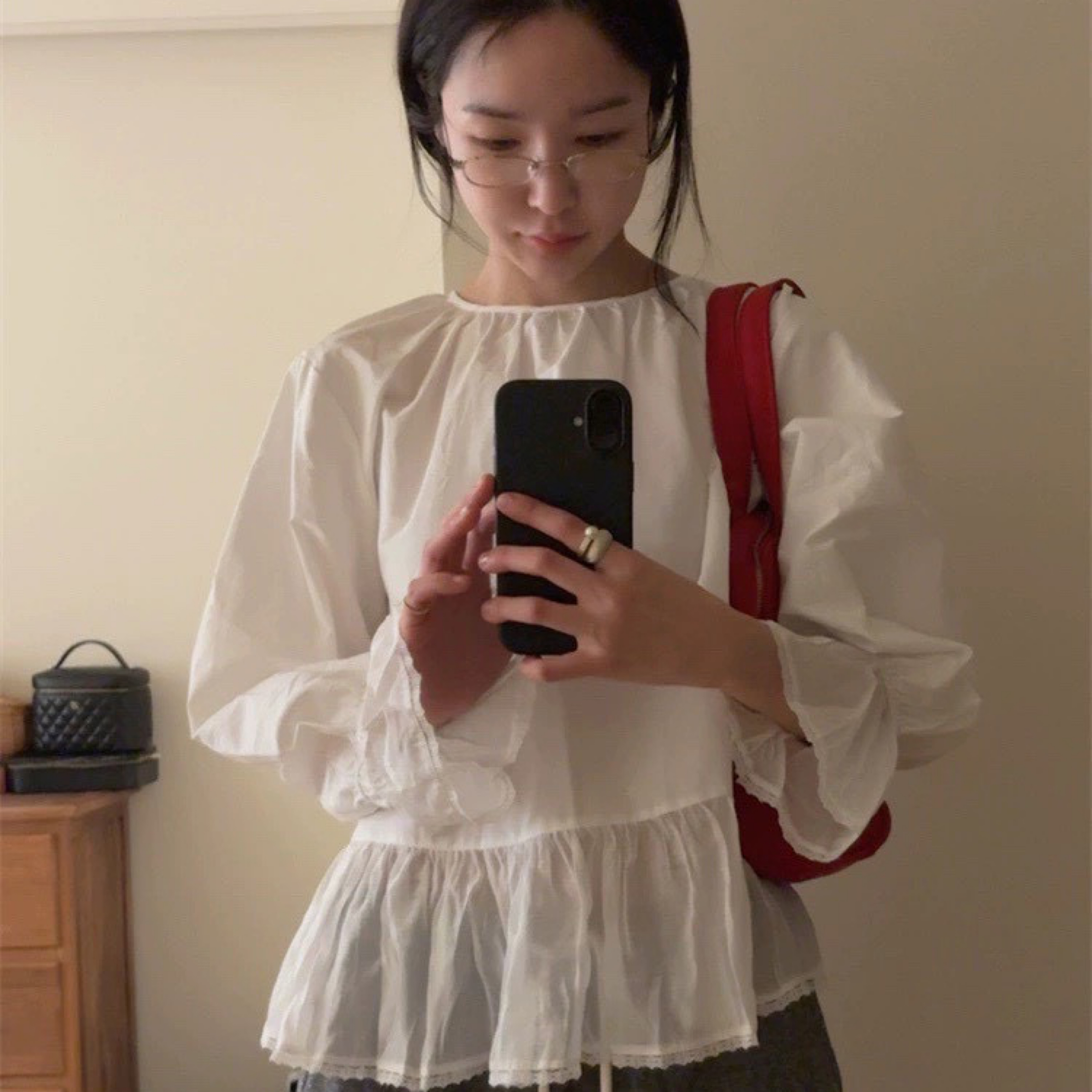 26/5  甜美蕾絲拼接喇叭袖小裙擺套頭襯衫  #D