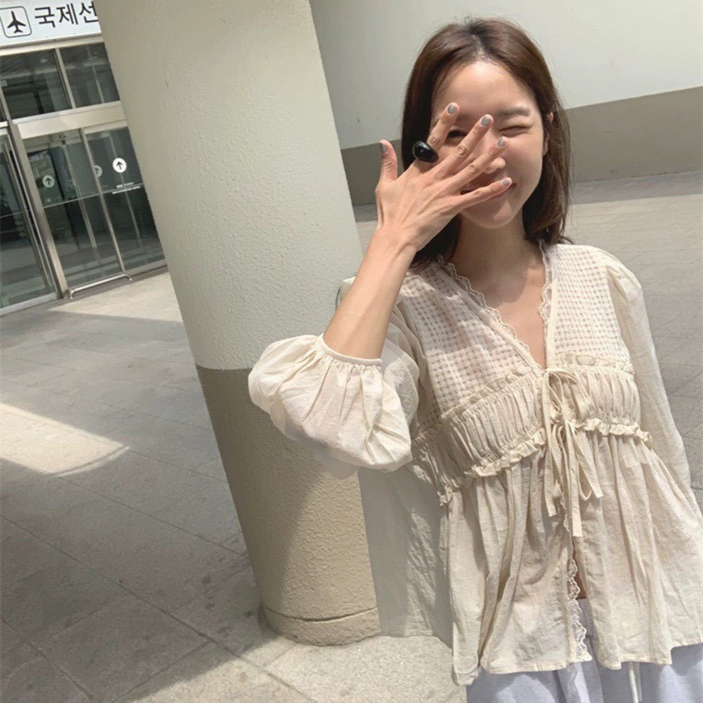 26/5  baby醬民族風v領系繩褶皺長袖襯衫  #D
