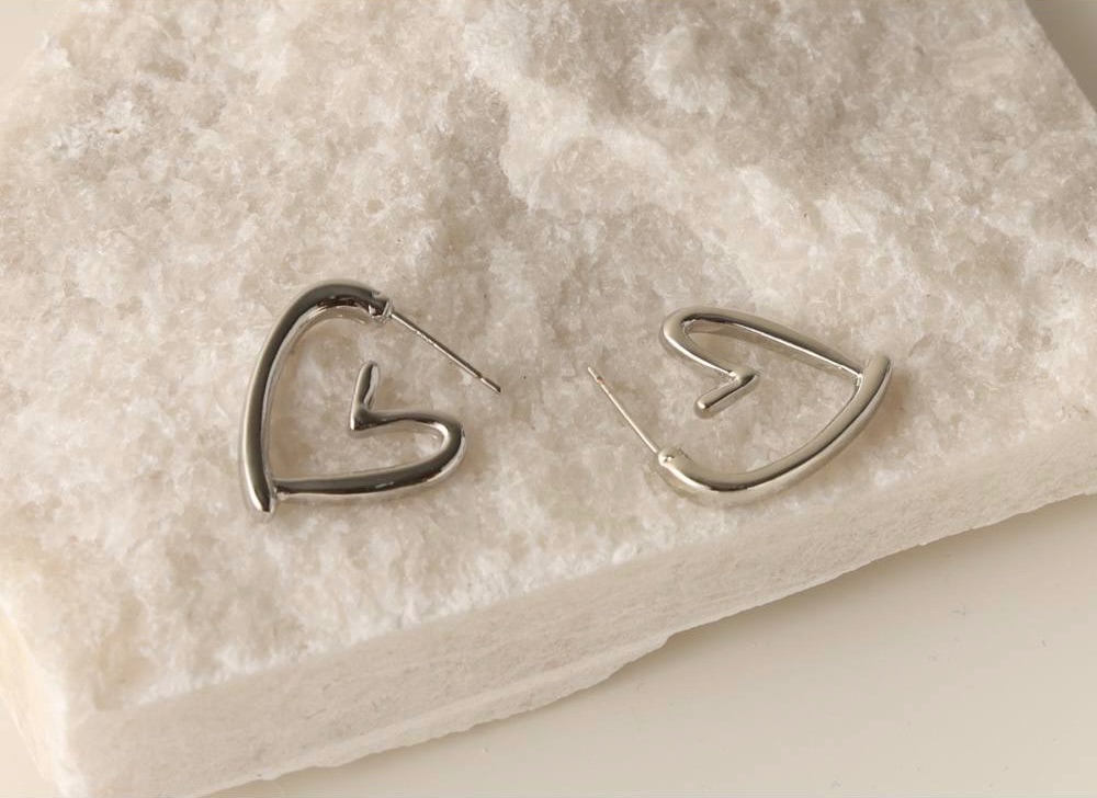 Outline Heart｜心形輪廓耳環