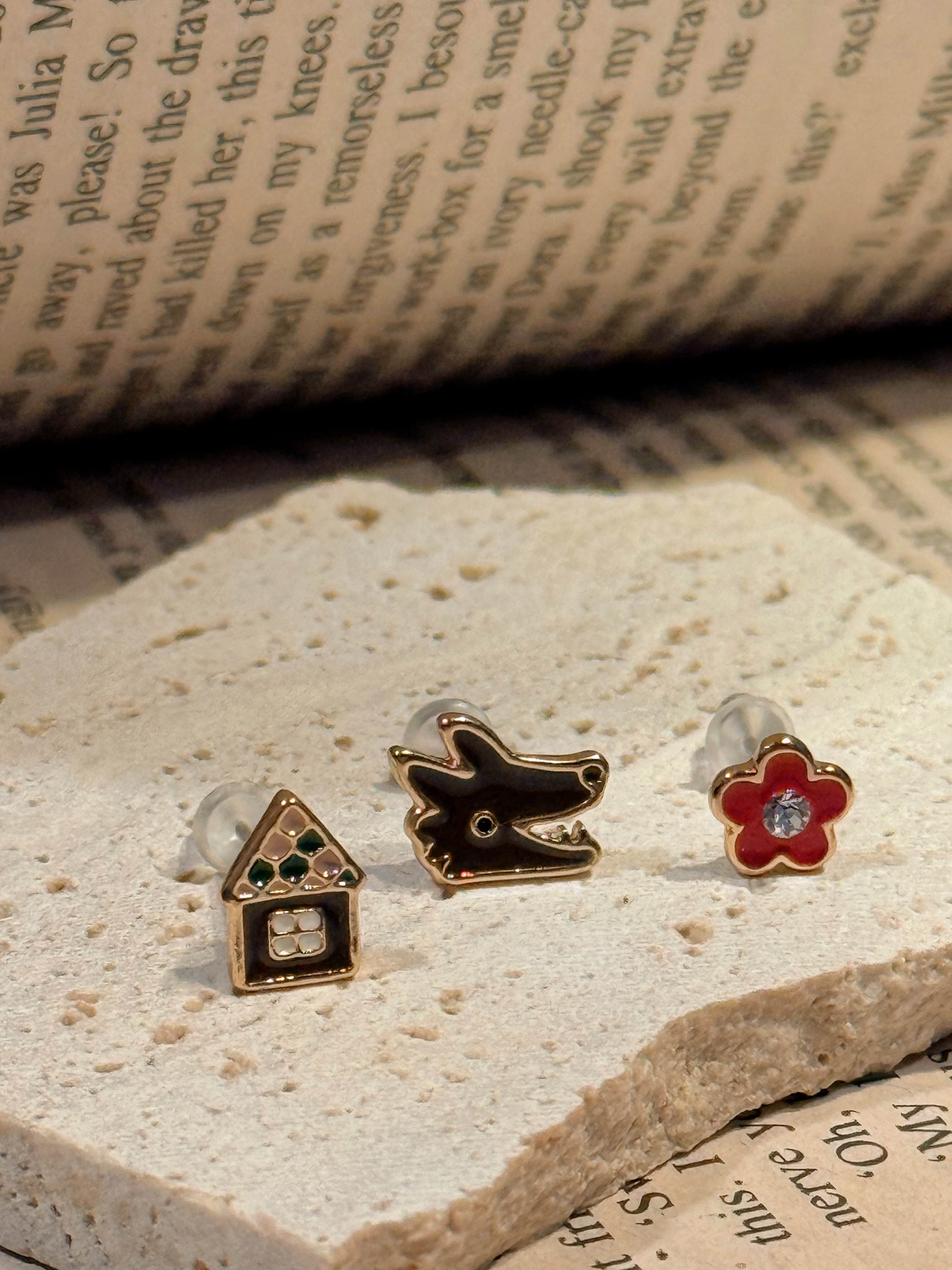 紅花與野狼三件組耳環（1組3件）