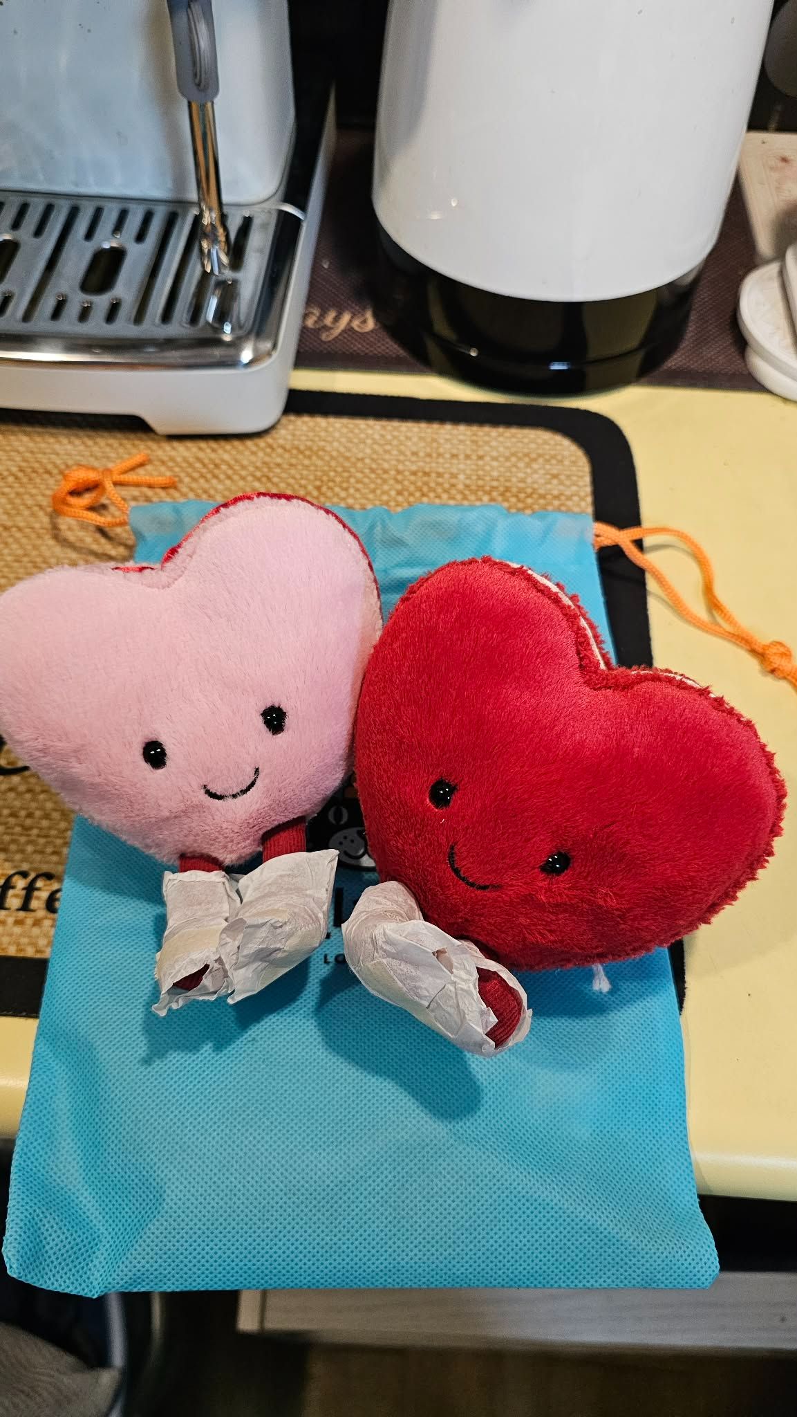 Jellycat 紅色馬卡龍娃娃+粉色馬卡龍娃娃 / 全新未剪標+官方防塵套*1