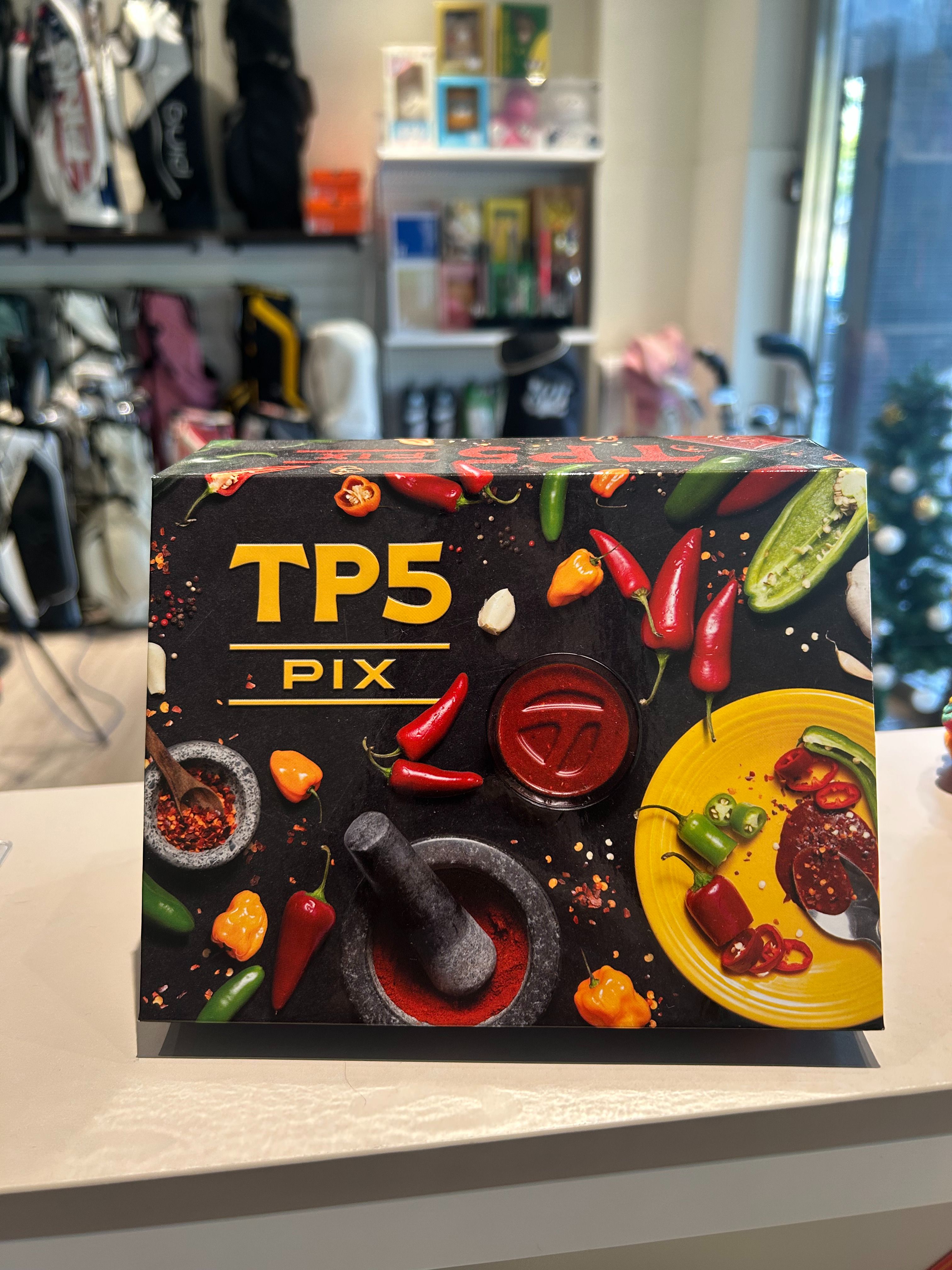 TaylorMade TP5 pix 3.0 Peppers 辣椒球限量版