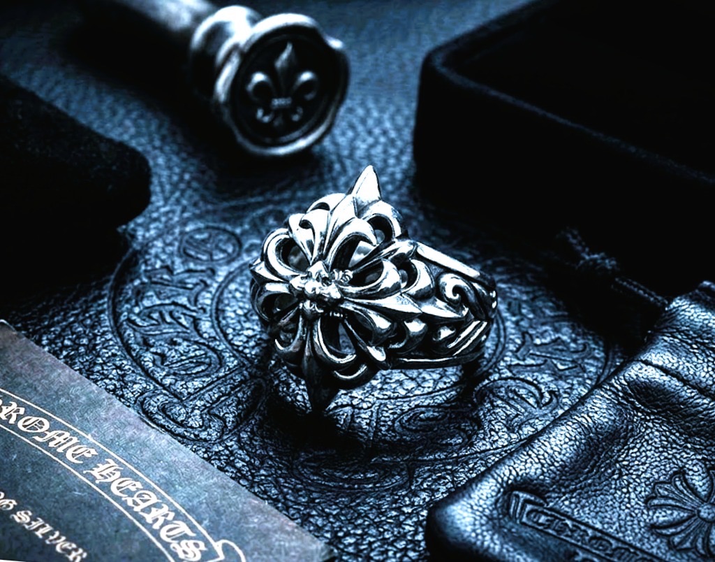 鳶尾花十字純銀鏤空雕花戒指 （ Fleur de Lis Cross ）