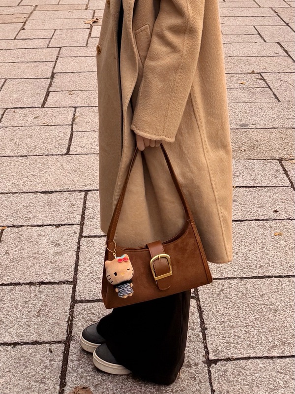 自帶高級感麂皮絨手提包