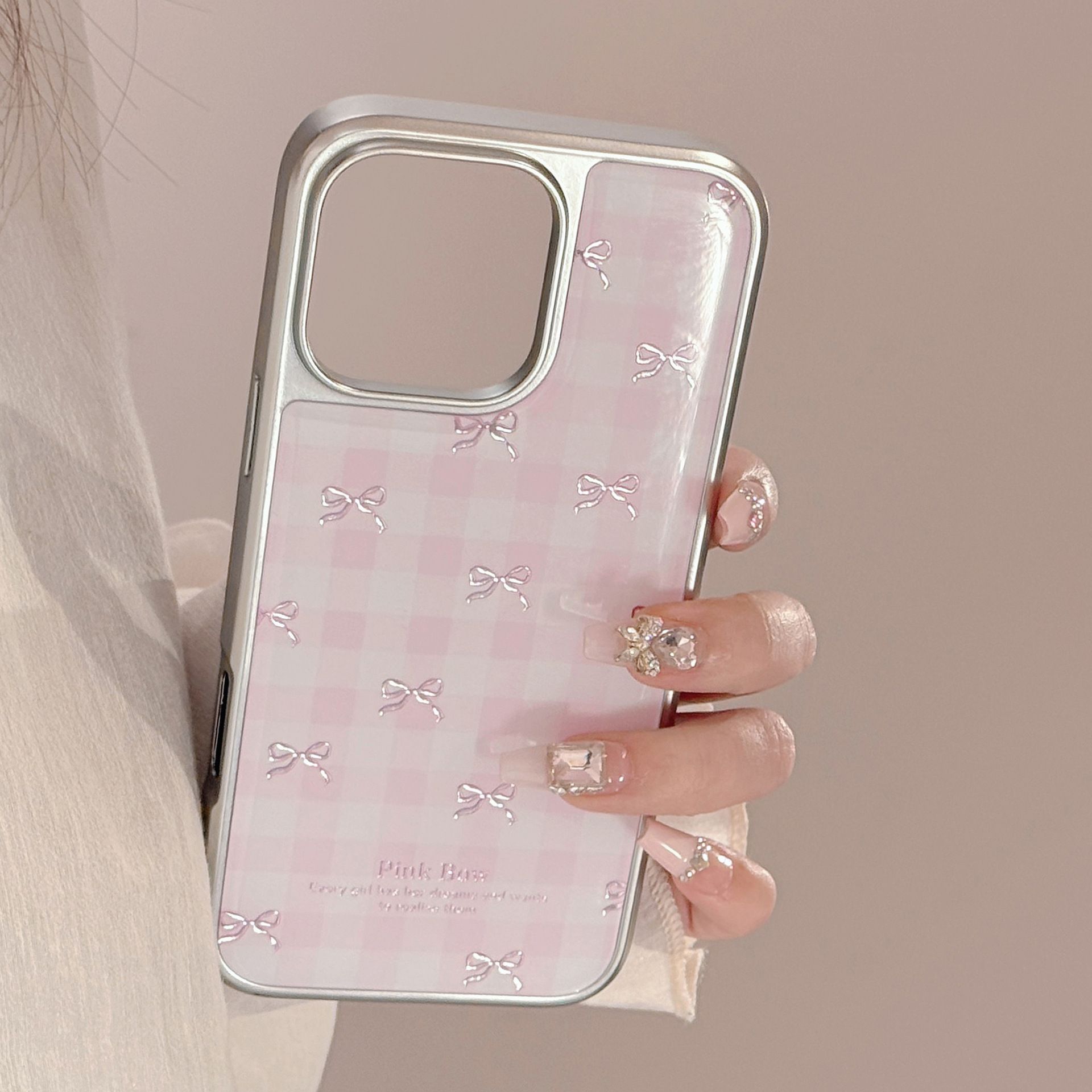 11 p.m.| 質感格紋粉白鎏金蝴蝶結 電鍍銀邊 iPhone手機殼（11-17，plus/air）
