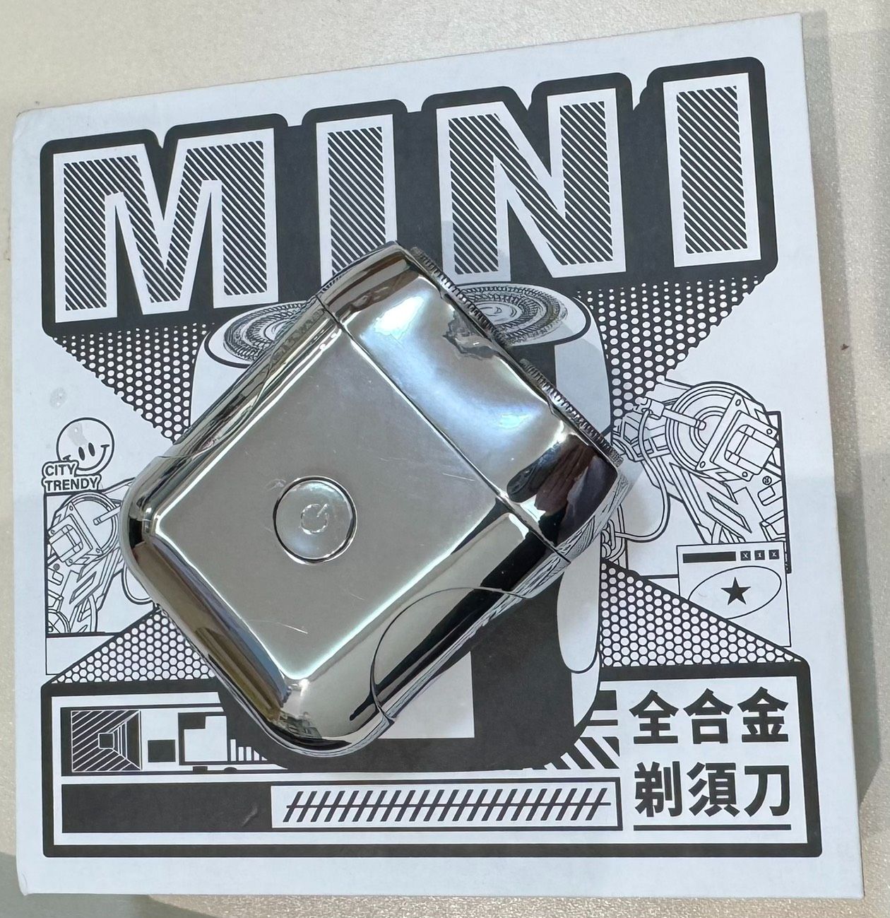 乾濕兩用刮鬍刀