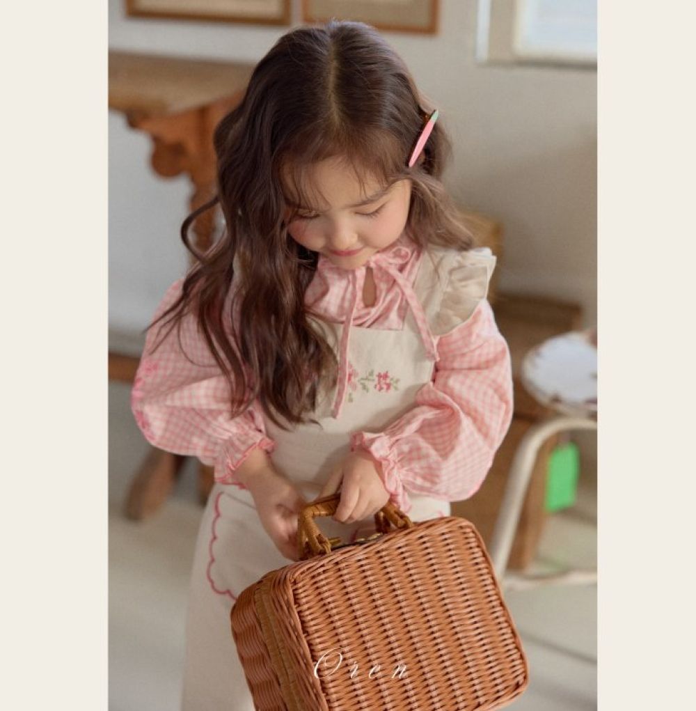 韓國童裝｜Oren鈴蘭花吊帶褲套裝📏 尺寸  S-M-L-XL