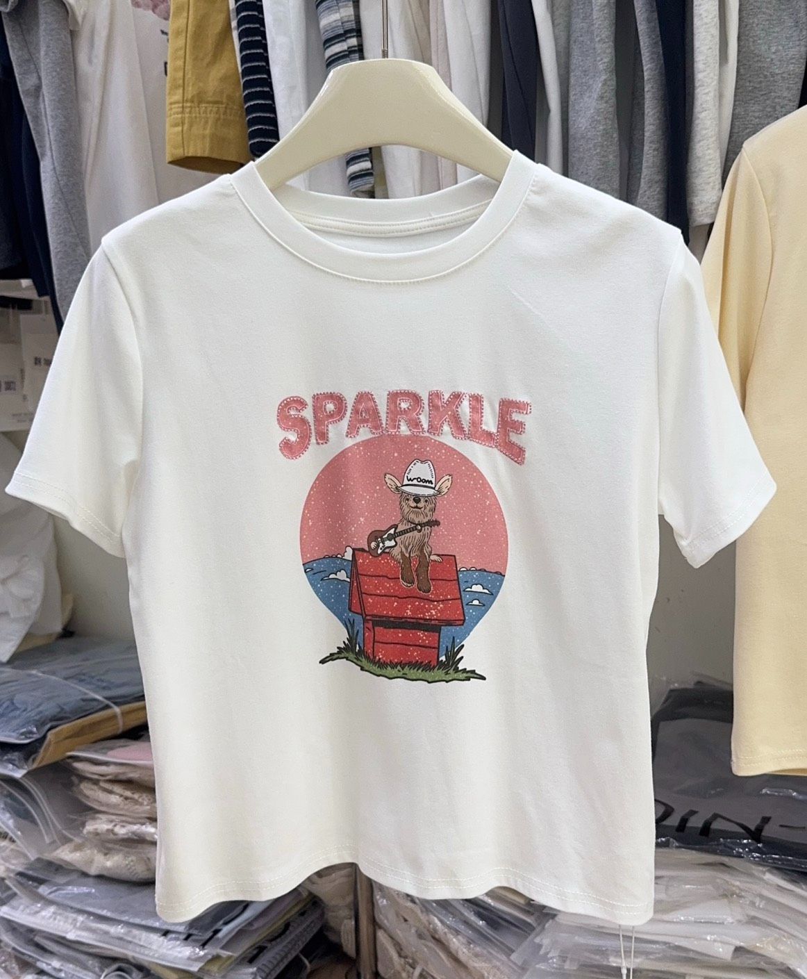 圓形小狗印花英字邊刺繡中短版棉Ｔ恤圓領短袖上衣