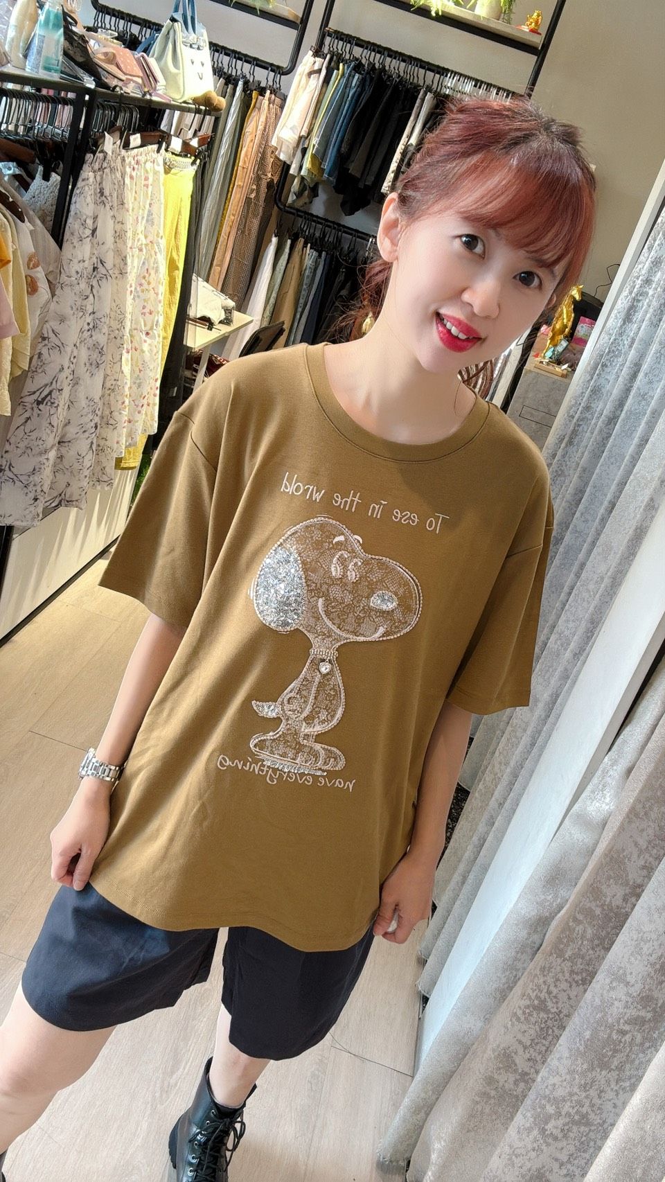 史努比印花邊線圈刺繡亮片點綴立體串珠項圈中長版圓領棉Ｔ恤短袖上衣
