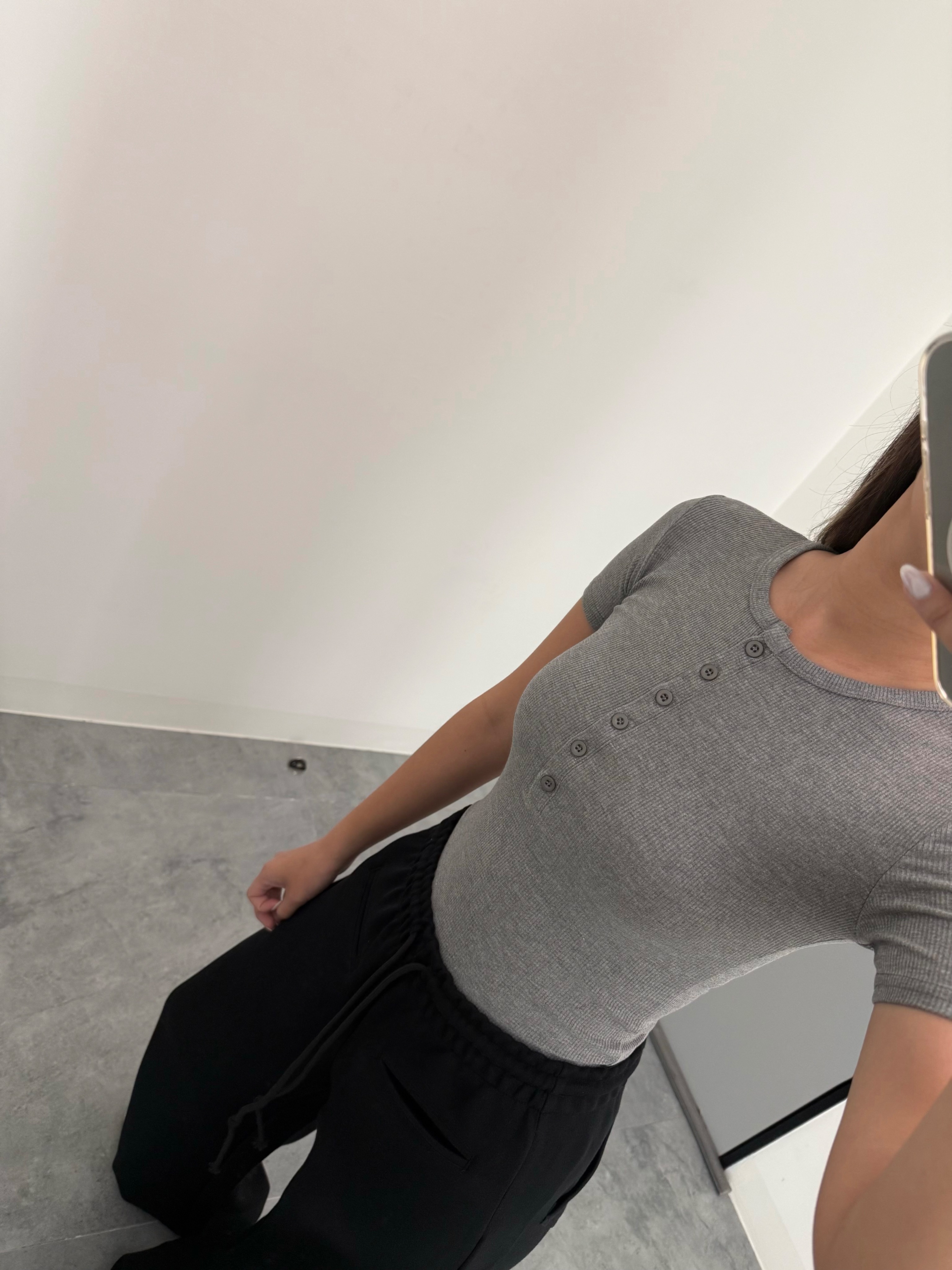 Henley Fit🥨 連體衣入門款✔️ 歐美 辣妹 性感開衩 亨利排扣 短袖 連體衣 bodysuit