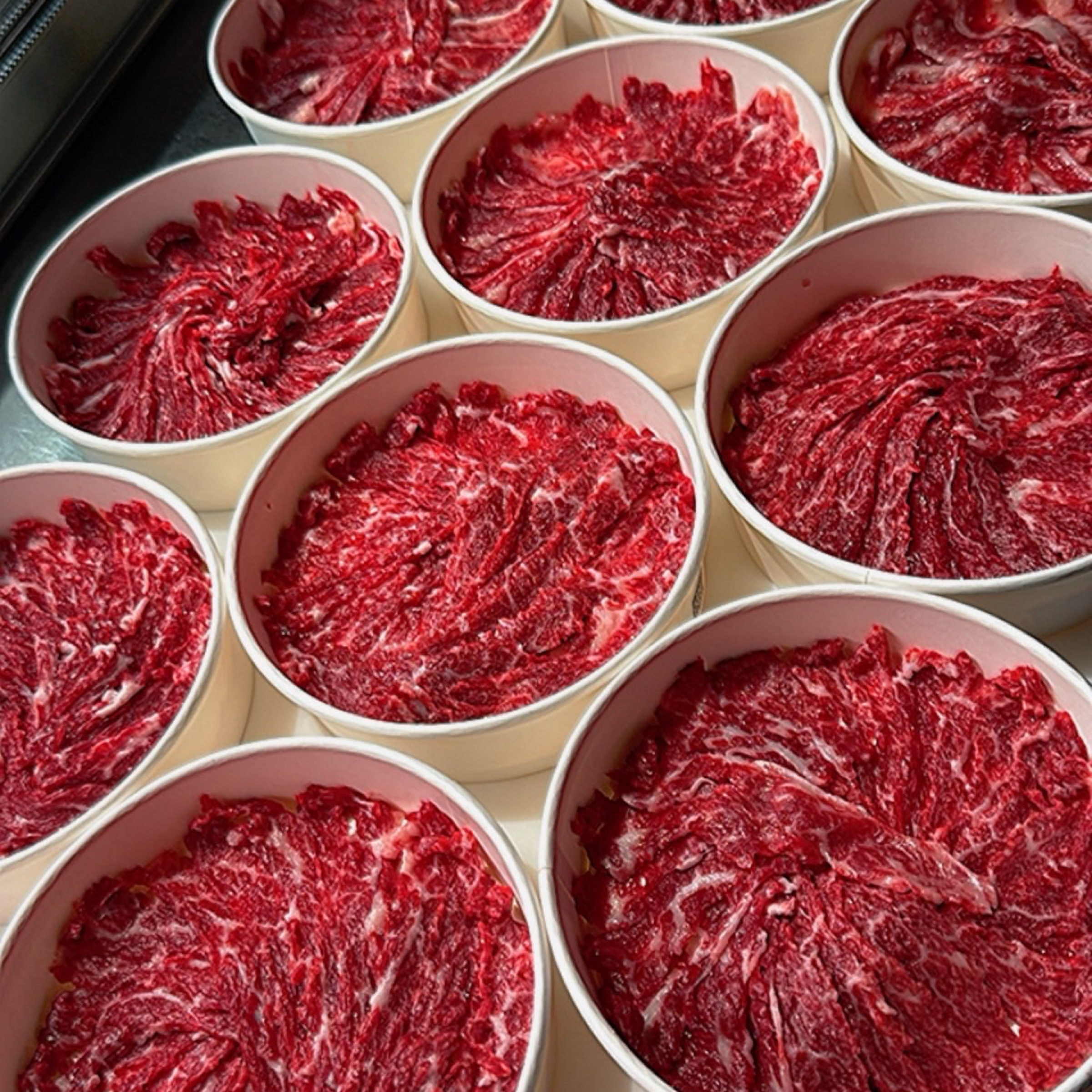 【單盒】台灣限定！高檔餐廳使用母牛 溫體牛 牛肉片 台南牛肉湯 涮一涮3~5秒火鍋必備 當日現切才好吃 請提早訂