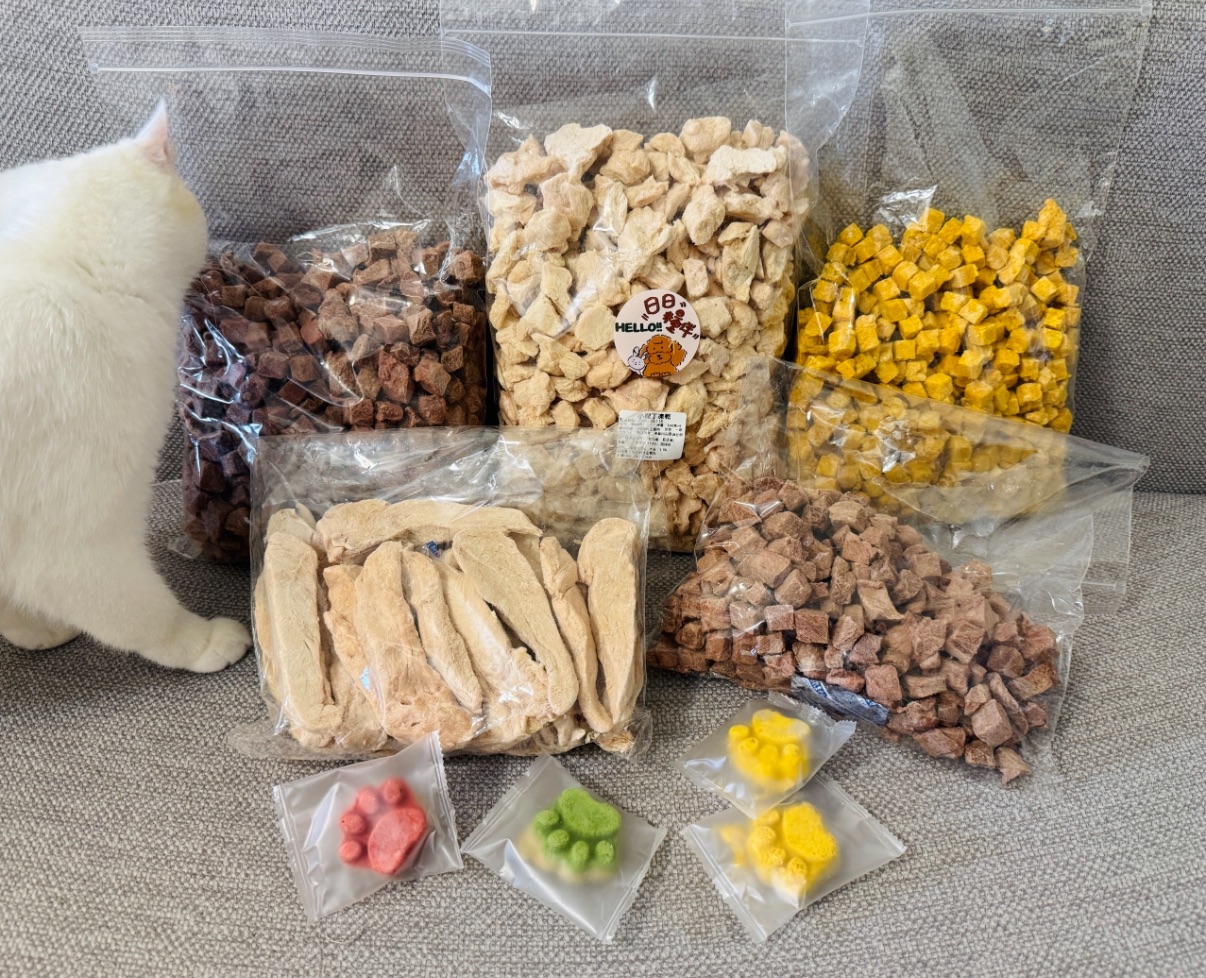 布蕾＆小老闆-日日糧伴手做原肉凍乾/雞柳/牛肉/雞塊/南瓜雞/貓草雞/柳葉魚/大蝦仁/啵啵蛋黃 新鮮出爐！