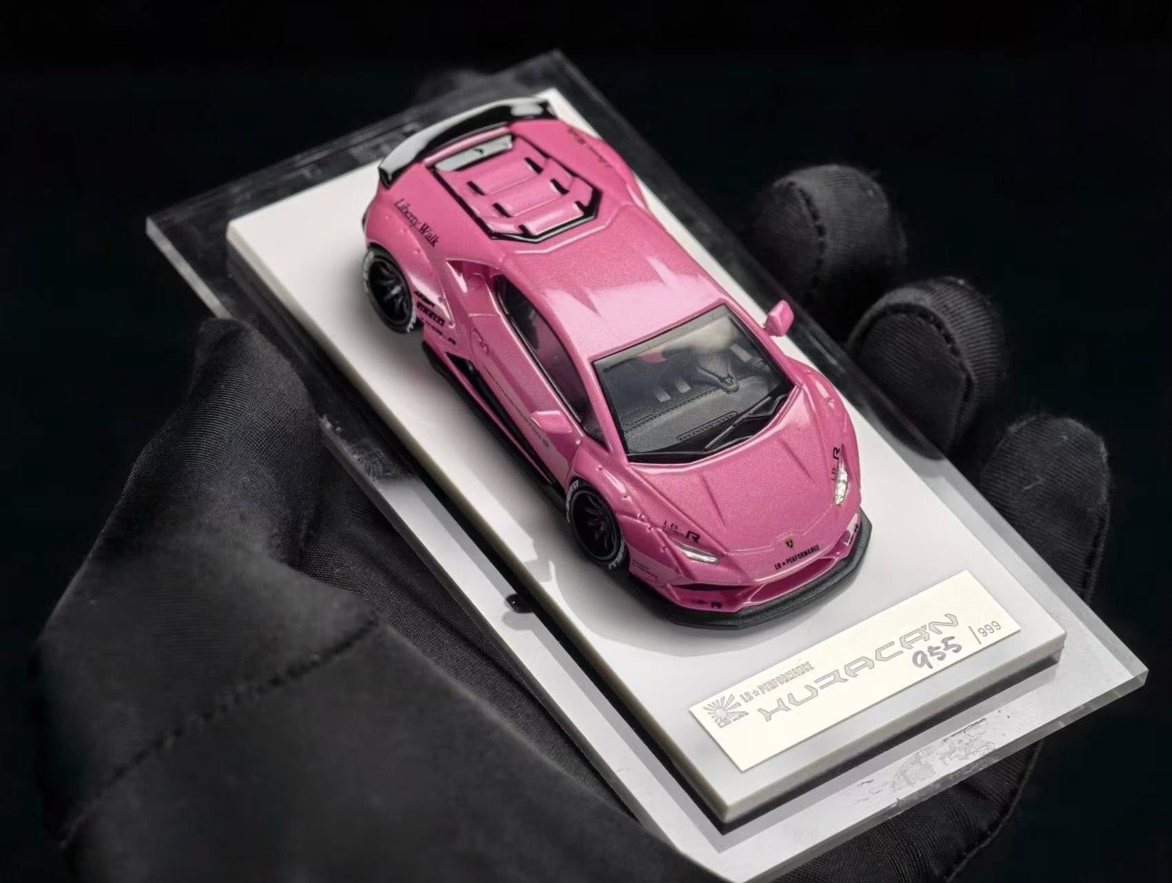 LB 1:64 合金新品
Lamborghini Huracan 小牛粉色