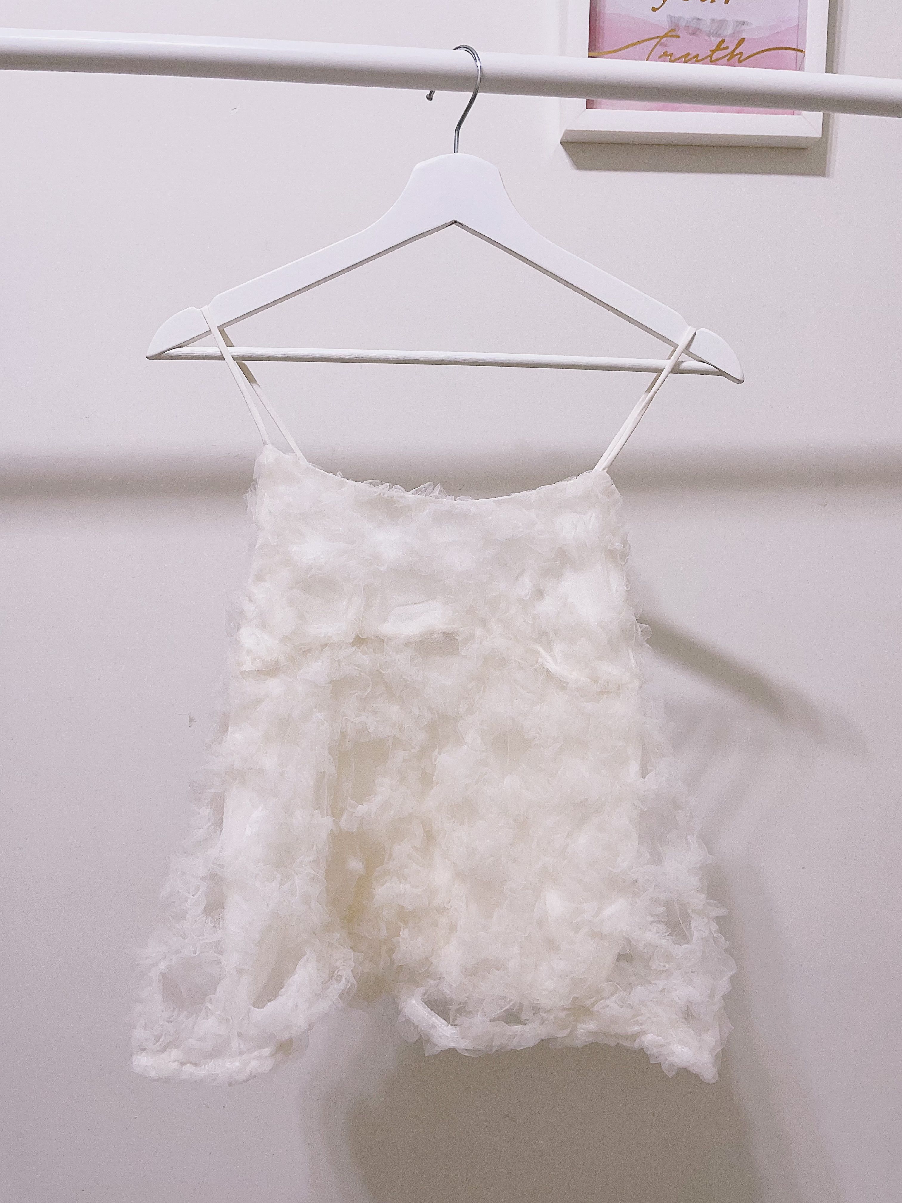 仙氣感 / 甜美風 立體花朵 細肩帶 上衣 （可調肩帶）