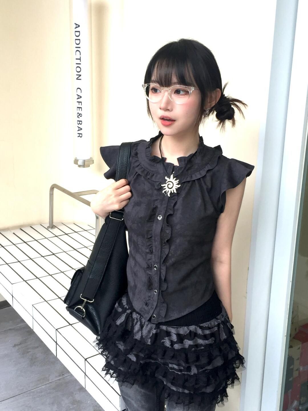 ꒰韓系輕亞深灰木耳邊修身襯衫꒱