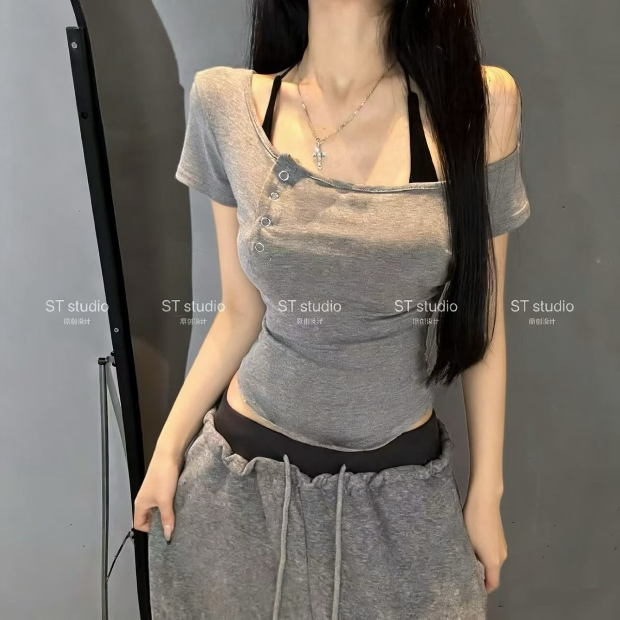 斜肩排扣短袖+吊帶背心（含胸墊）《預購》