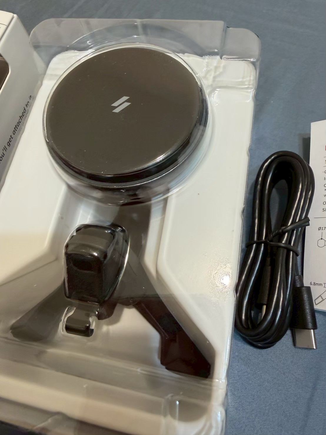 CQ2 Qi2 15W 旗艦版車用磁吸充電器