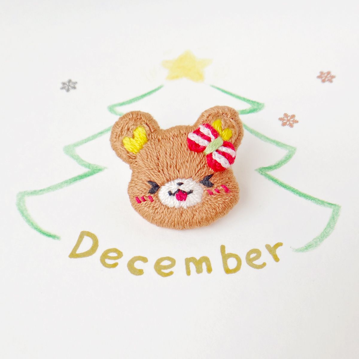 刺繡別針/12月生日熊-聖誕/安全別針