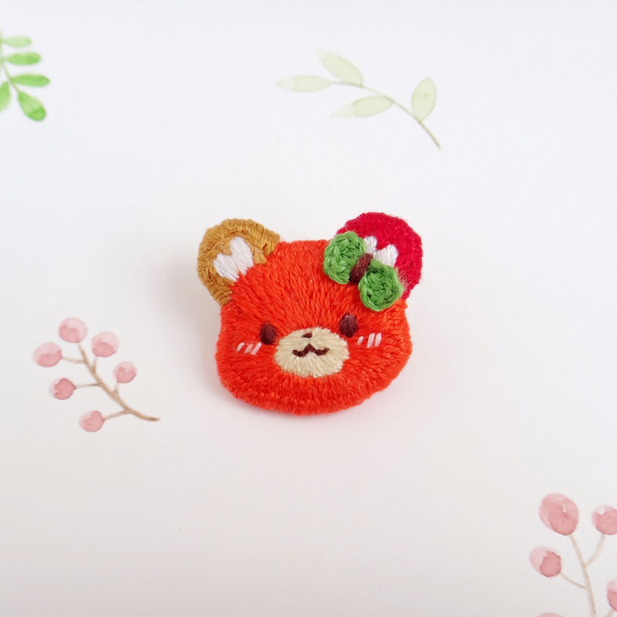 刺繡別針/11月生日熊-楓葉/安全別針