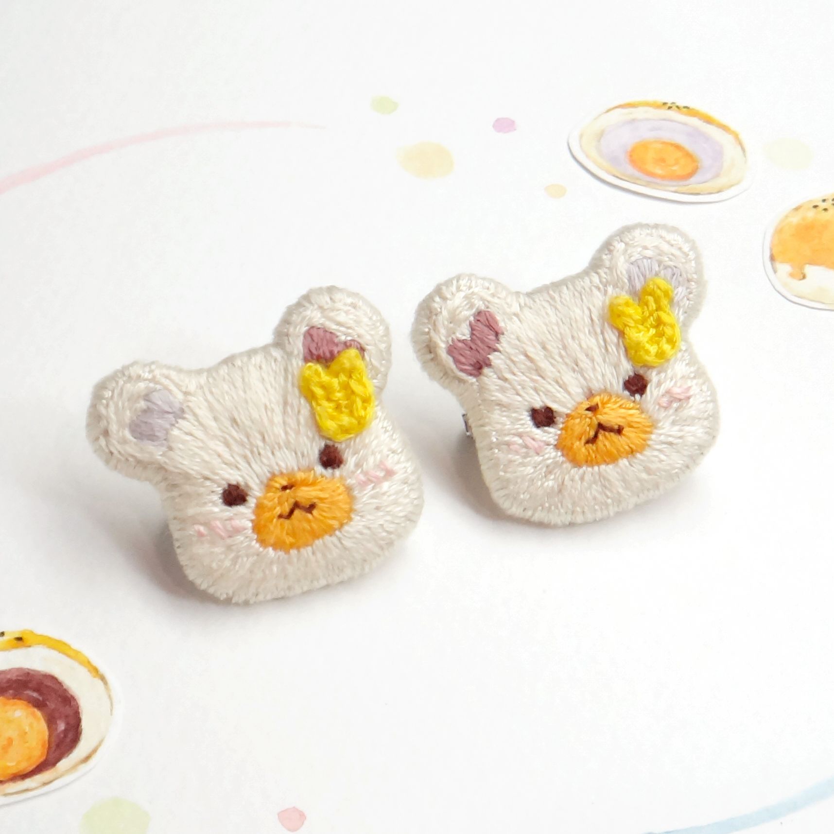 刺繡別針/9月生日熊-蛋黃酥/安全別針