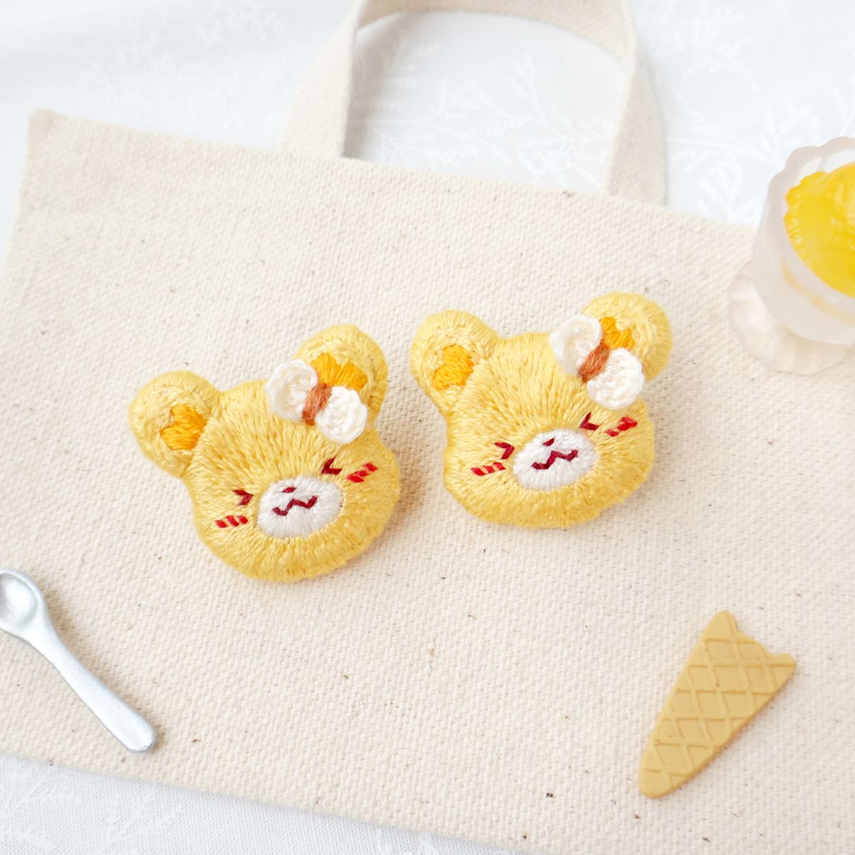 刺繡別針/7月生日熊-芒果冰/安全別針