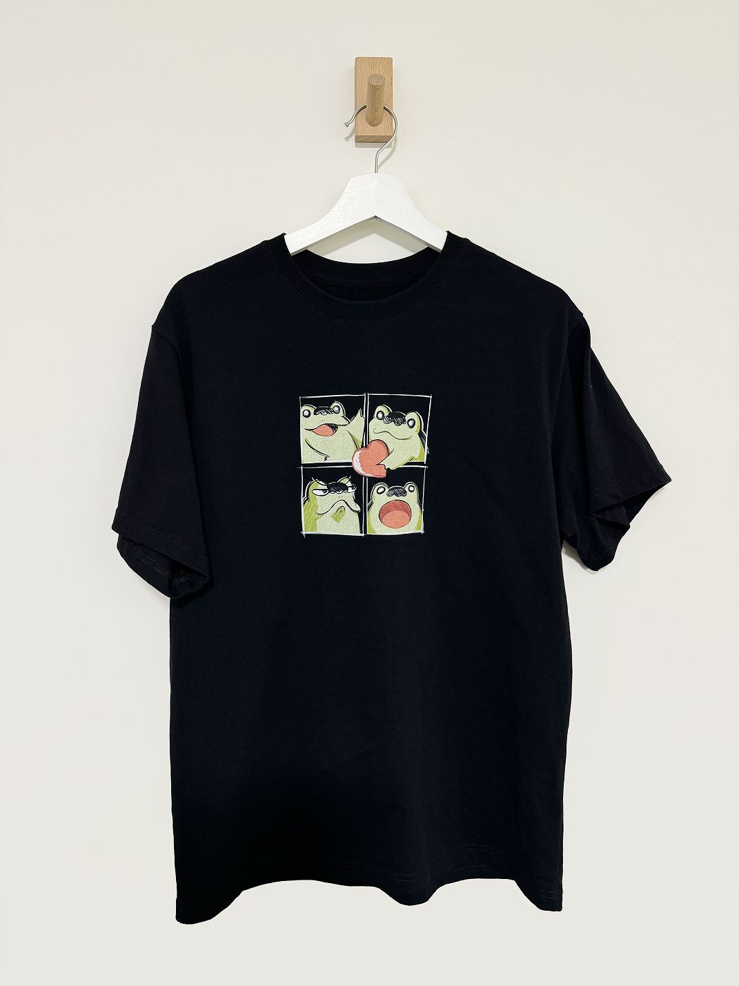 蛙生四格 T恤 （剩餘現貨出清）