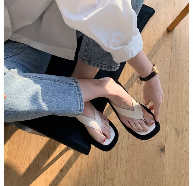 A38*雙色厚底夾腳拖（黑/米/白）（230-250）