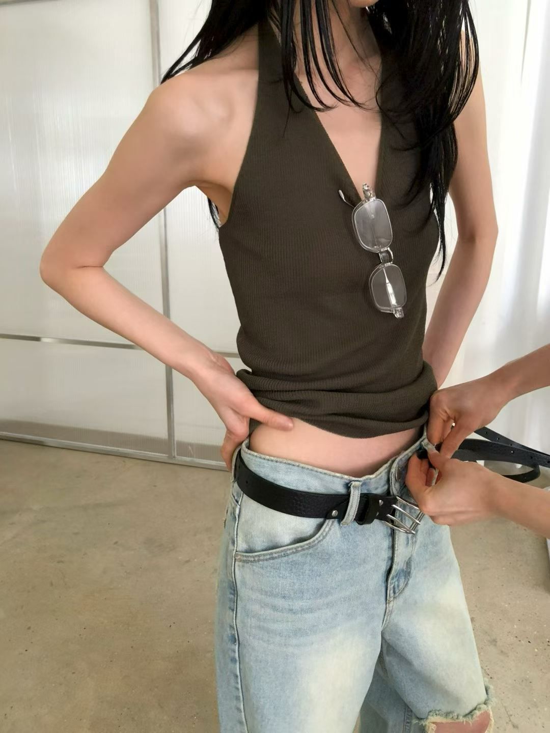 A22*繞脖綁帶針織背心（米白／杏粉／紅／萊姆綠／軍綠／栗棕／墨灰）